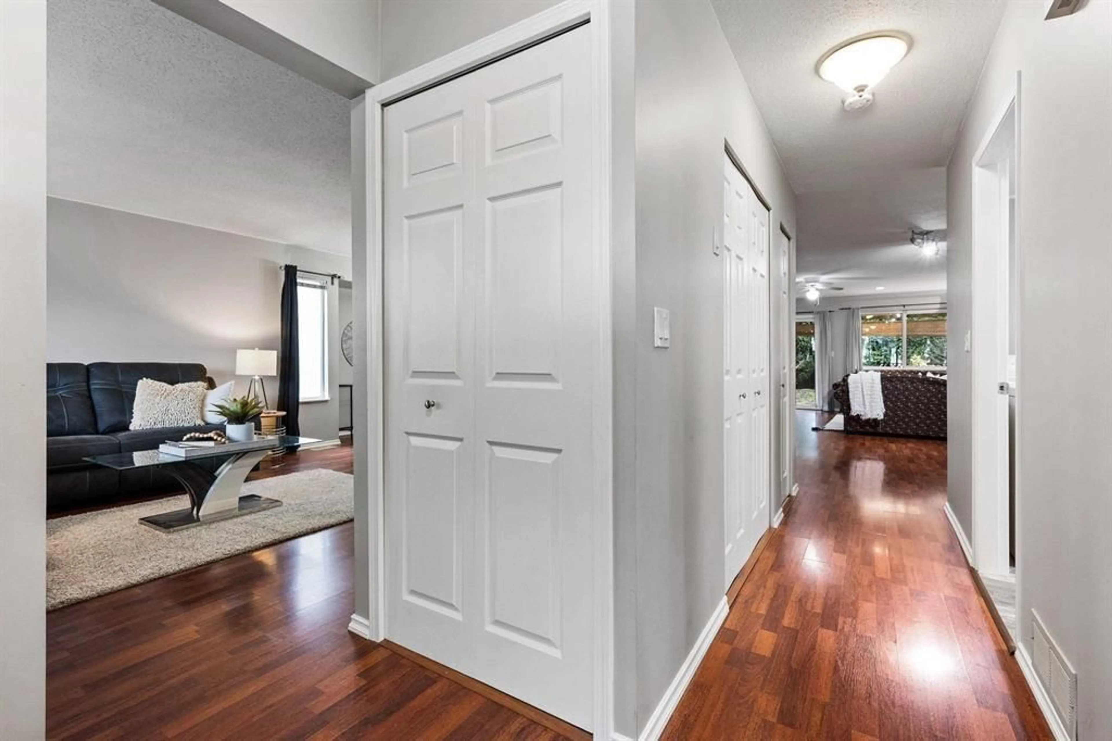 Indoor entryway for 7211 CIRCLE DRIVE, Chilliwack British Columbia V2R2S6