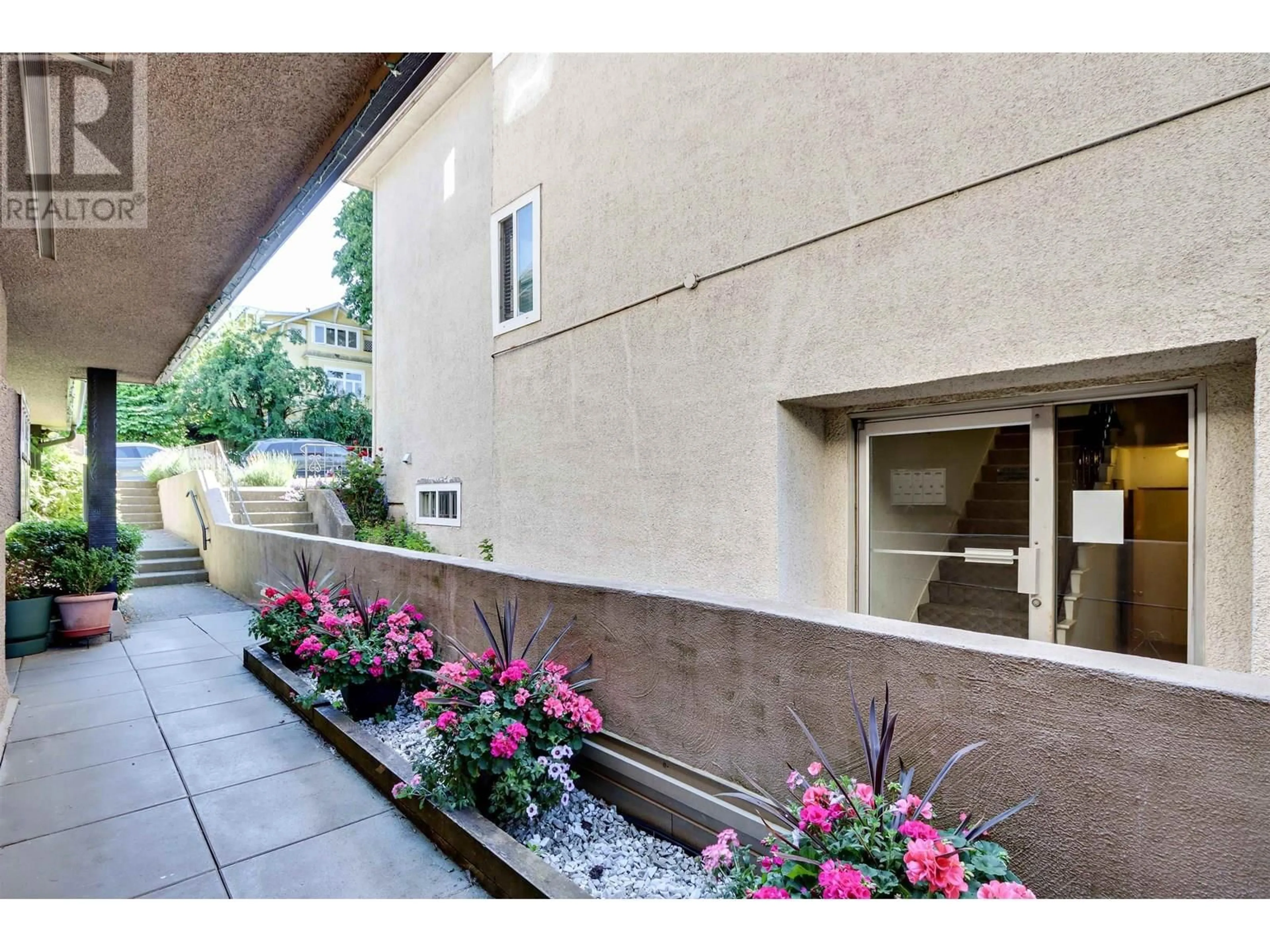 Patio, street for 11 - 2083 3RD AVENUE, Vancouver British Columbia V6J1L4