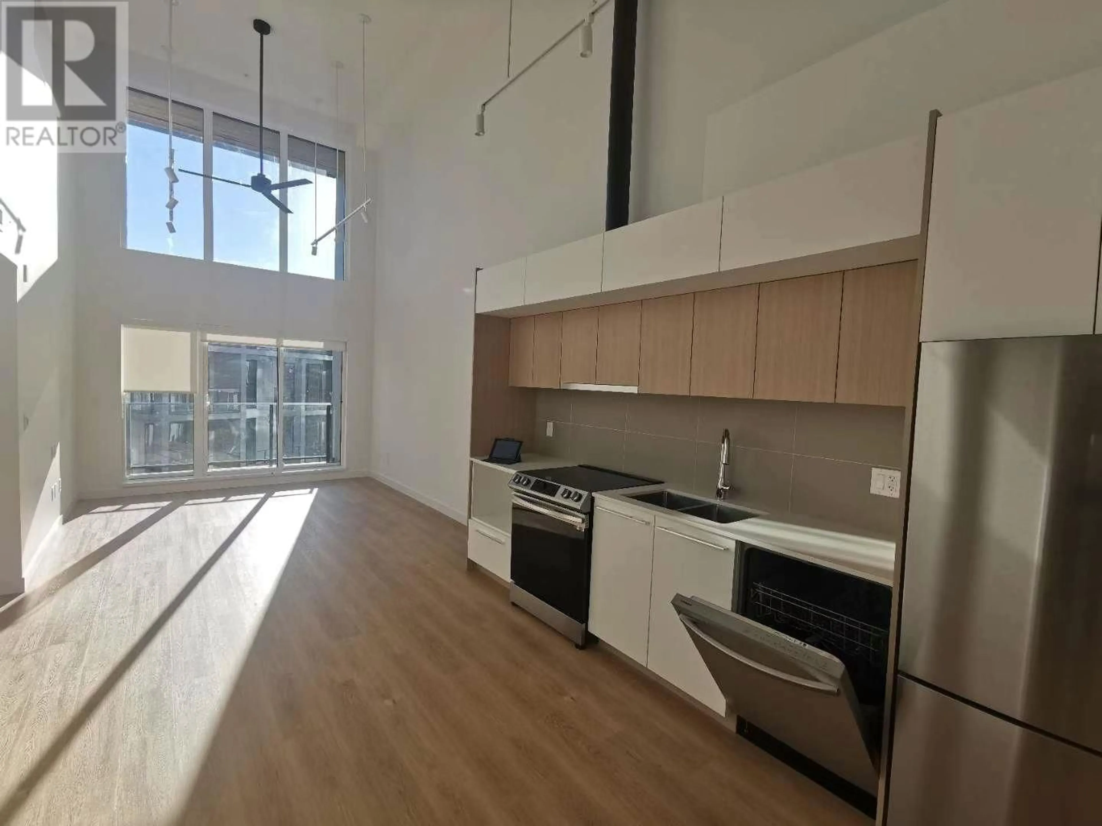 Open concept kitchen, unknown for 305 - 9888 UNIVERSITY CRESCENT, Burnaby British Columbia V5A0G4