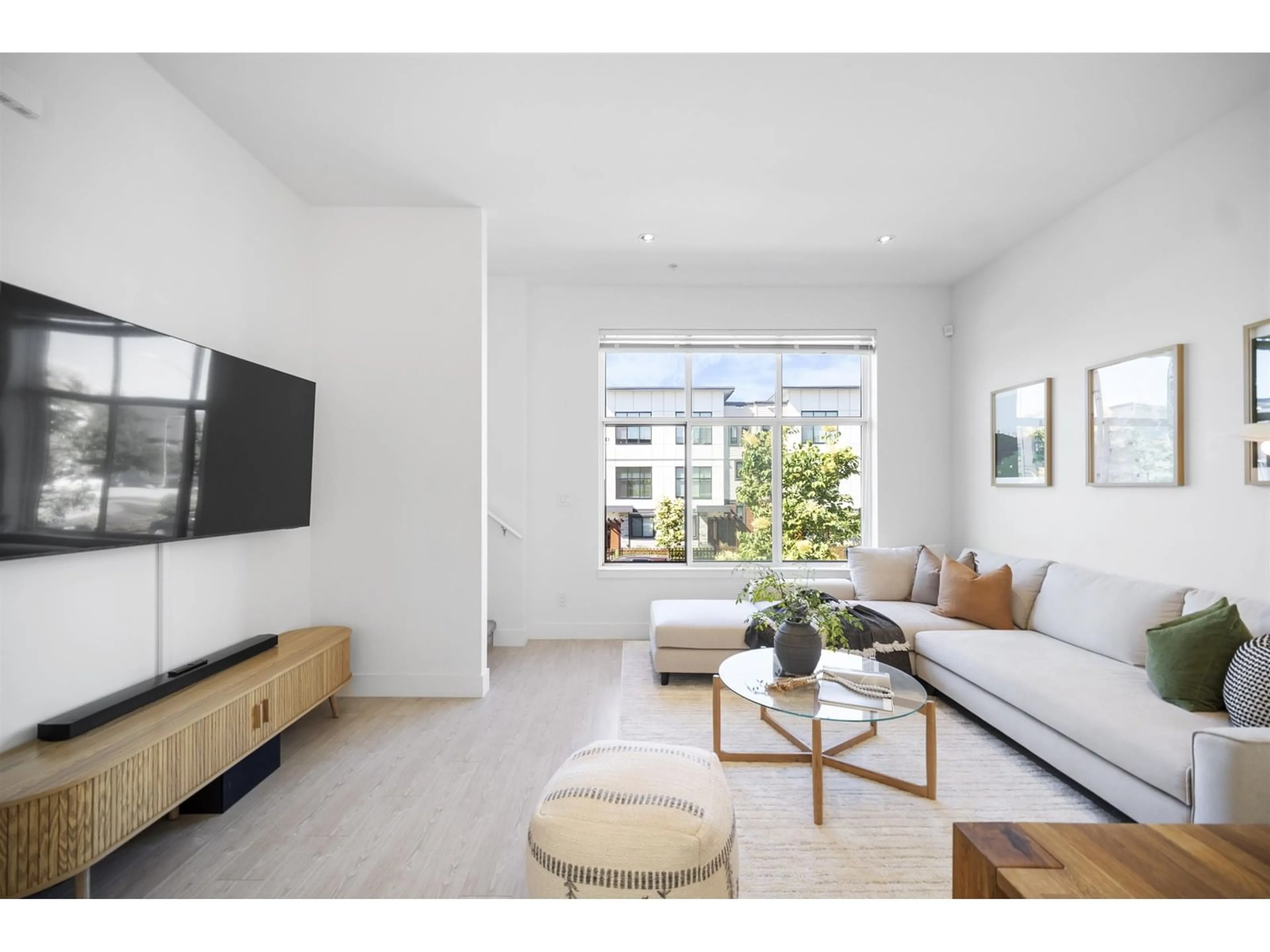 Living room with furniture, unknown for 43 - 20852 78B, Langley British Columbia V2Y0X6