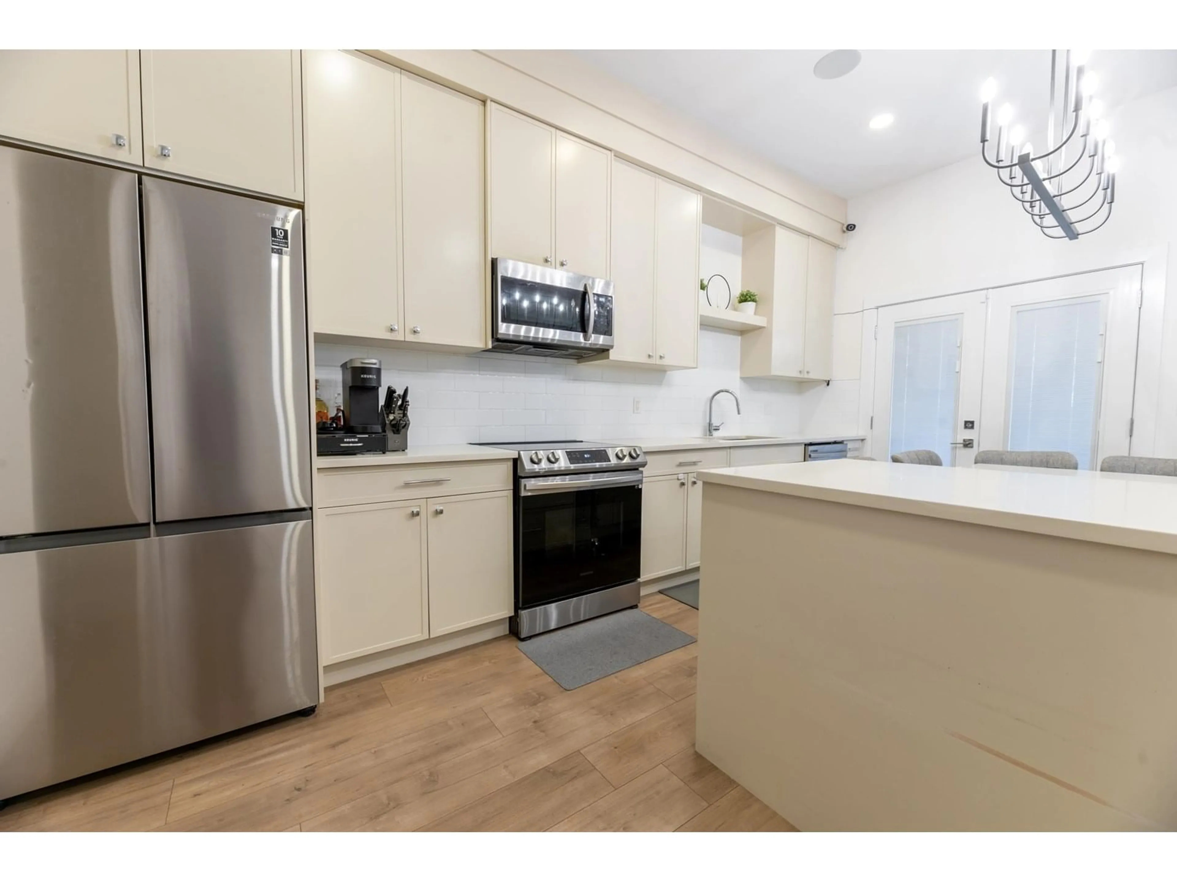 Open concept kitchen, unknown for 16 - 5960 142ND, Surrey British Columbia V3X1C8