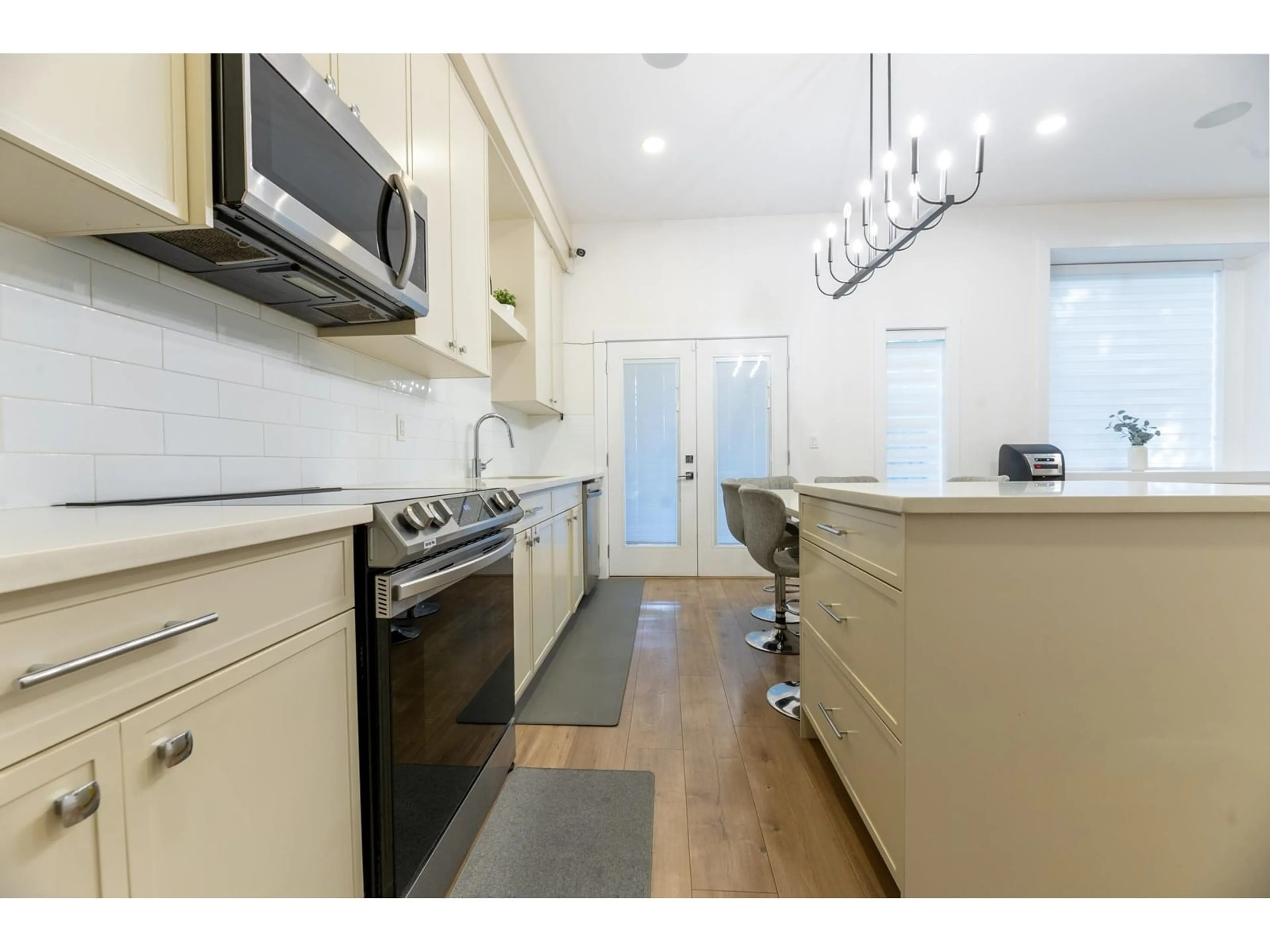 Open concept kitchen, unknown for 16 - 5960 142ND, Surrey British Columbia V3X1C8
