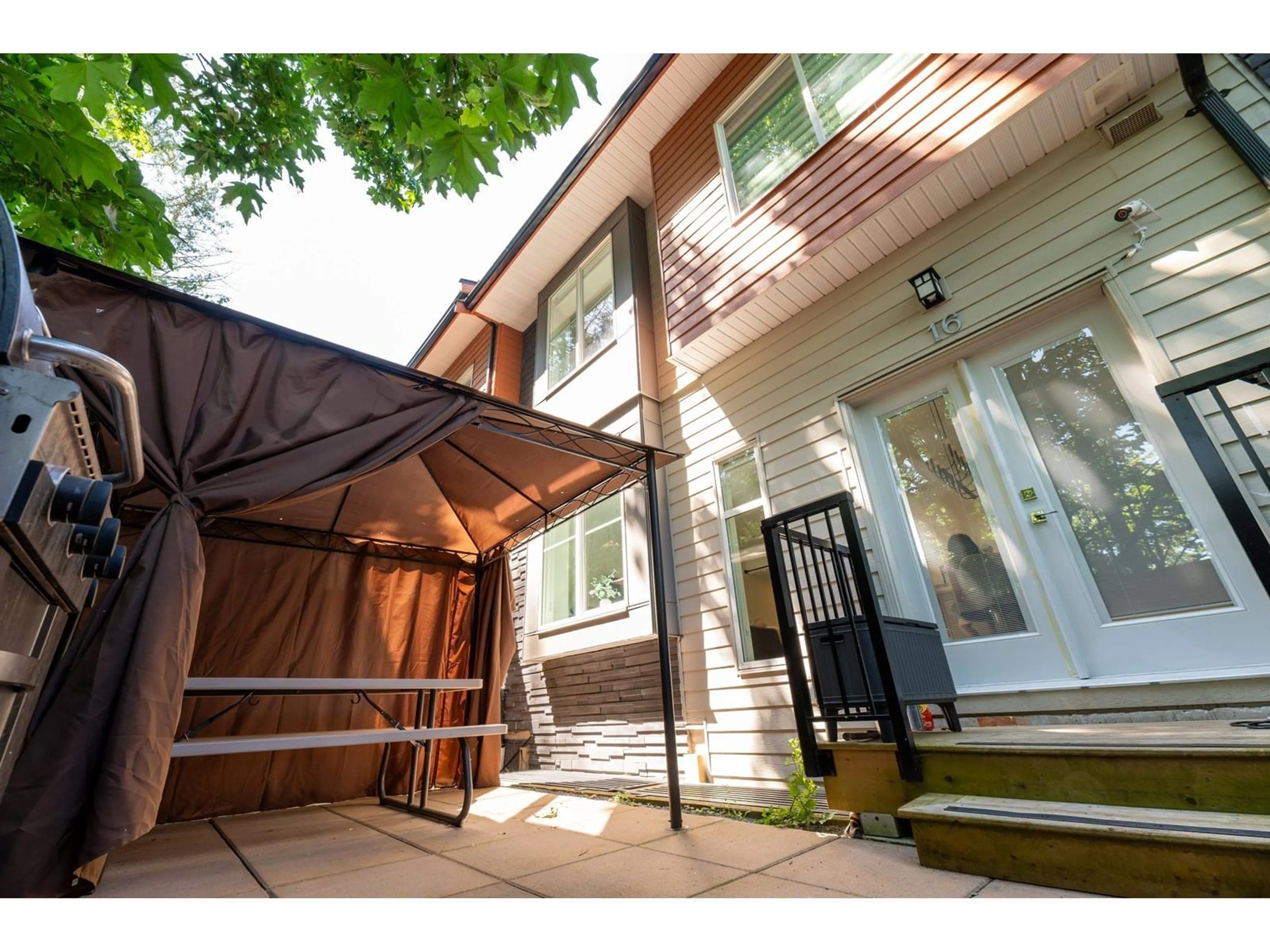 Patio, street for 16 - 5960 142ND, Surrey British Columbia V3X1C8