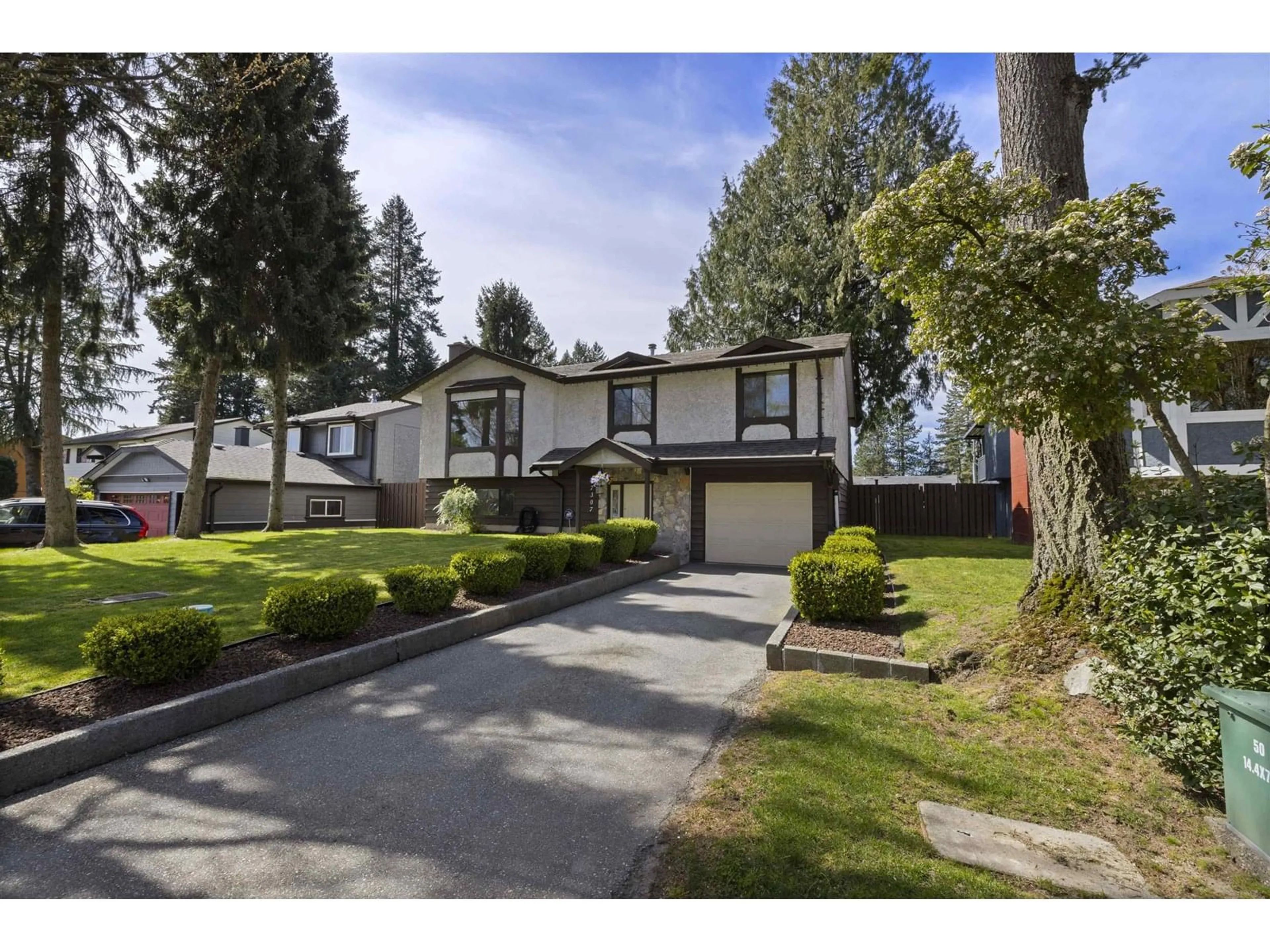 A pic from outside/outdoor area/front of a property/back of a property/a pic from drone, street for 7307 TODD, Surrey British Columbia V3W7N5