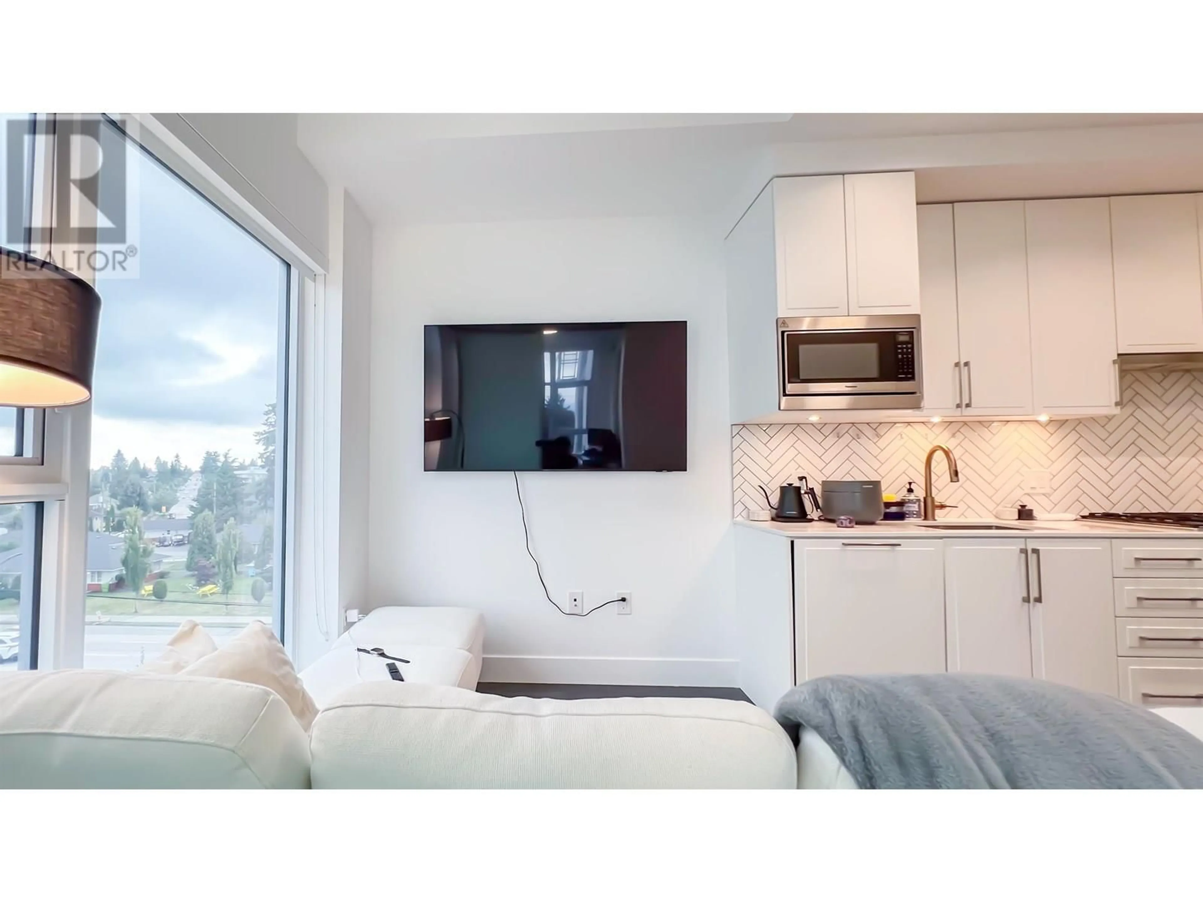 Unknown for 502 - 2435 KINGSWAY, Vancouver British Columbia V5R5G8