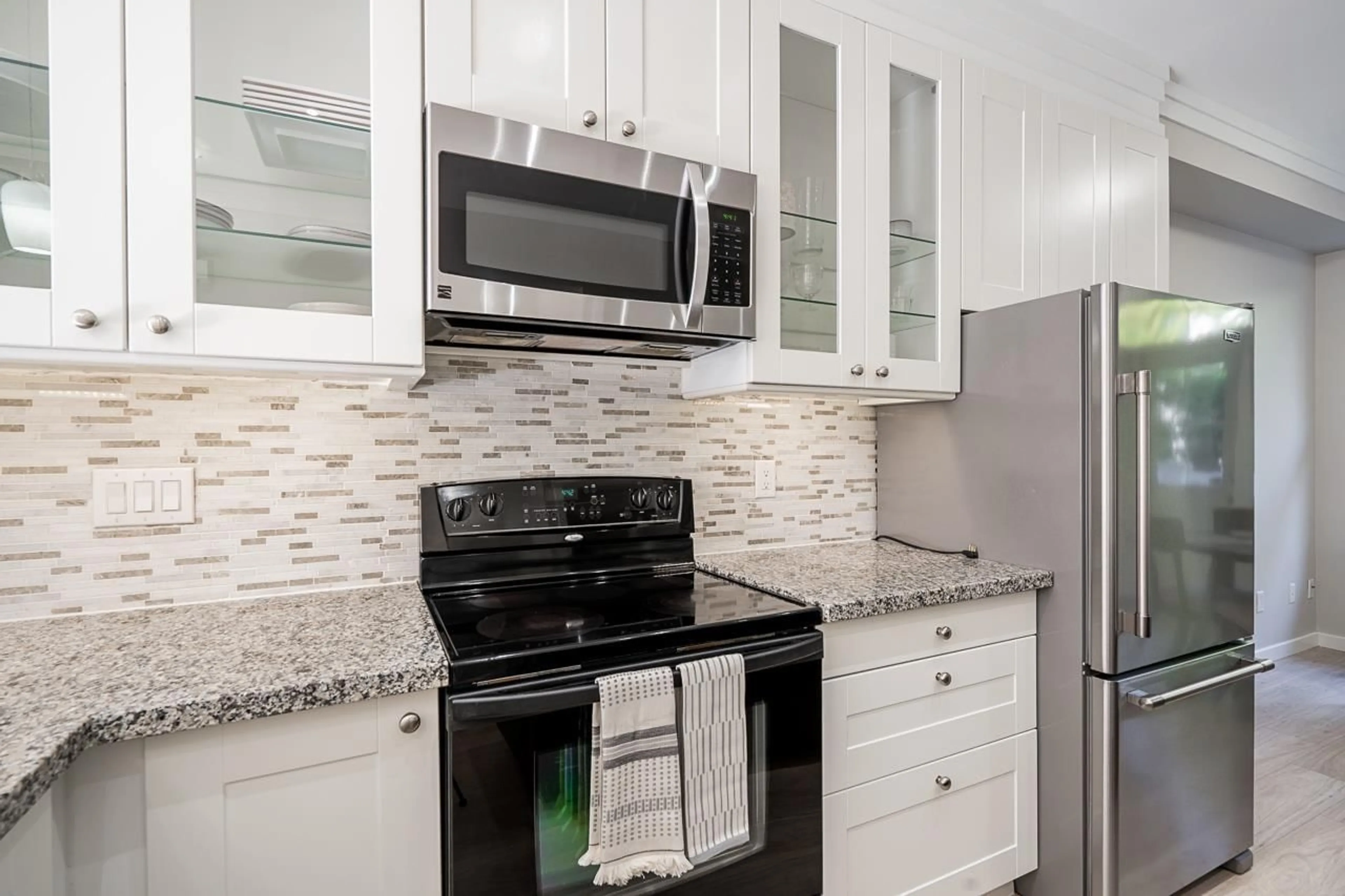 Standard kitchen, ceramic/tile floor for 71 - 20460 66, Langley British Columbia V2Y3B6
