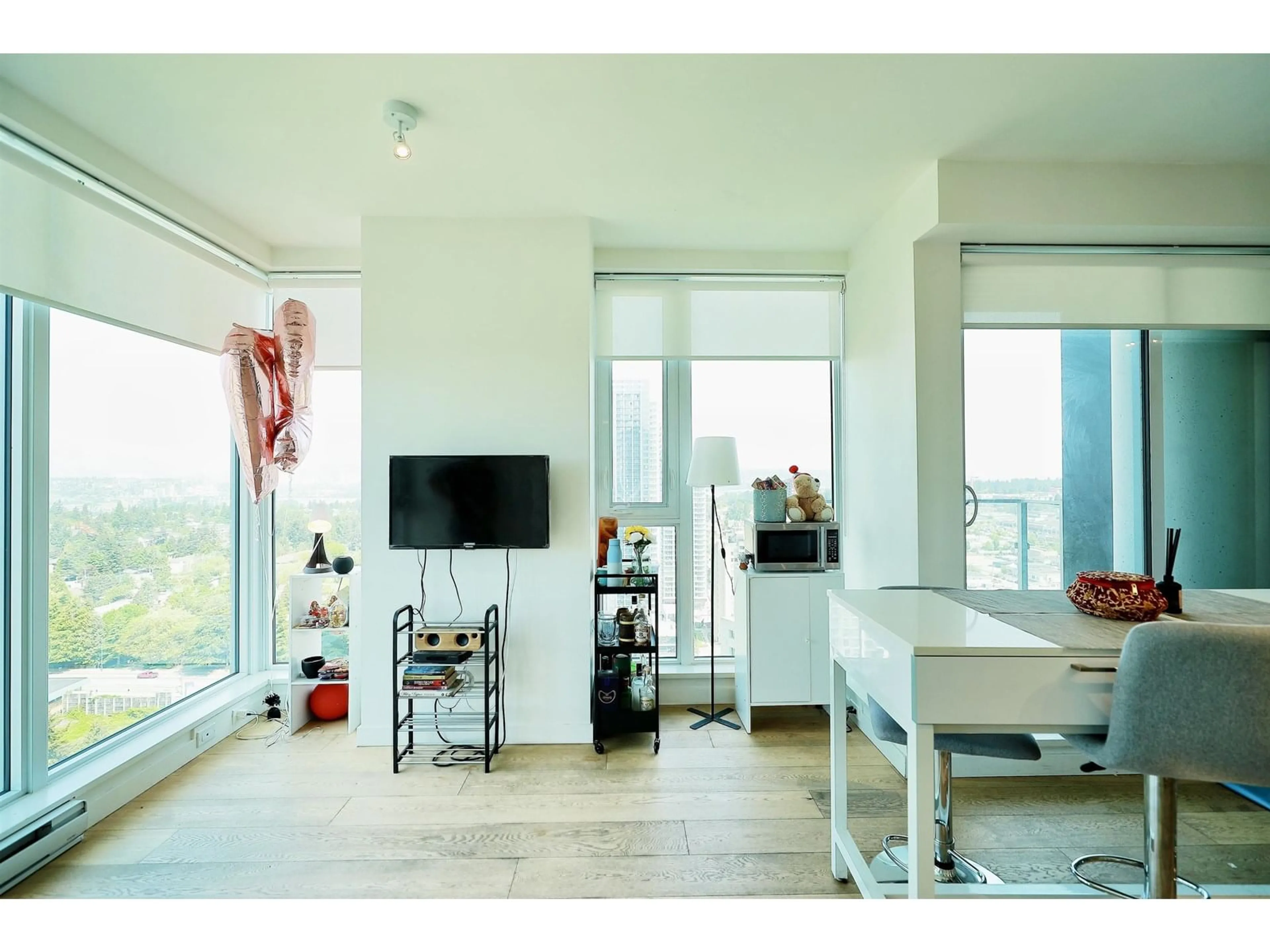 A pic of a room for 2606 - 13438 CENTRAL, Surrey British Columbia V3T0N2