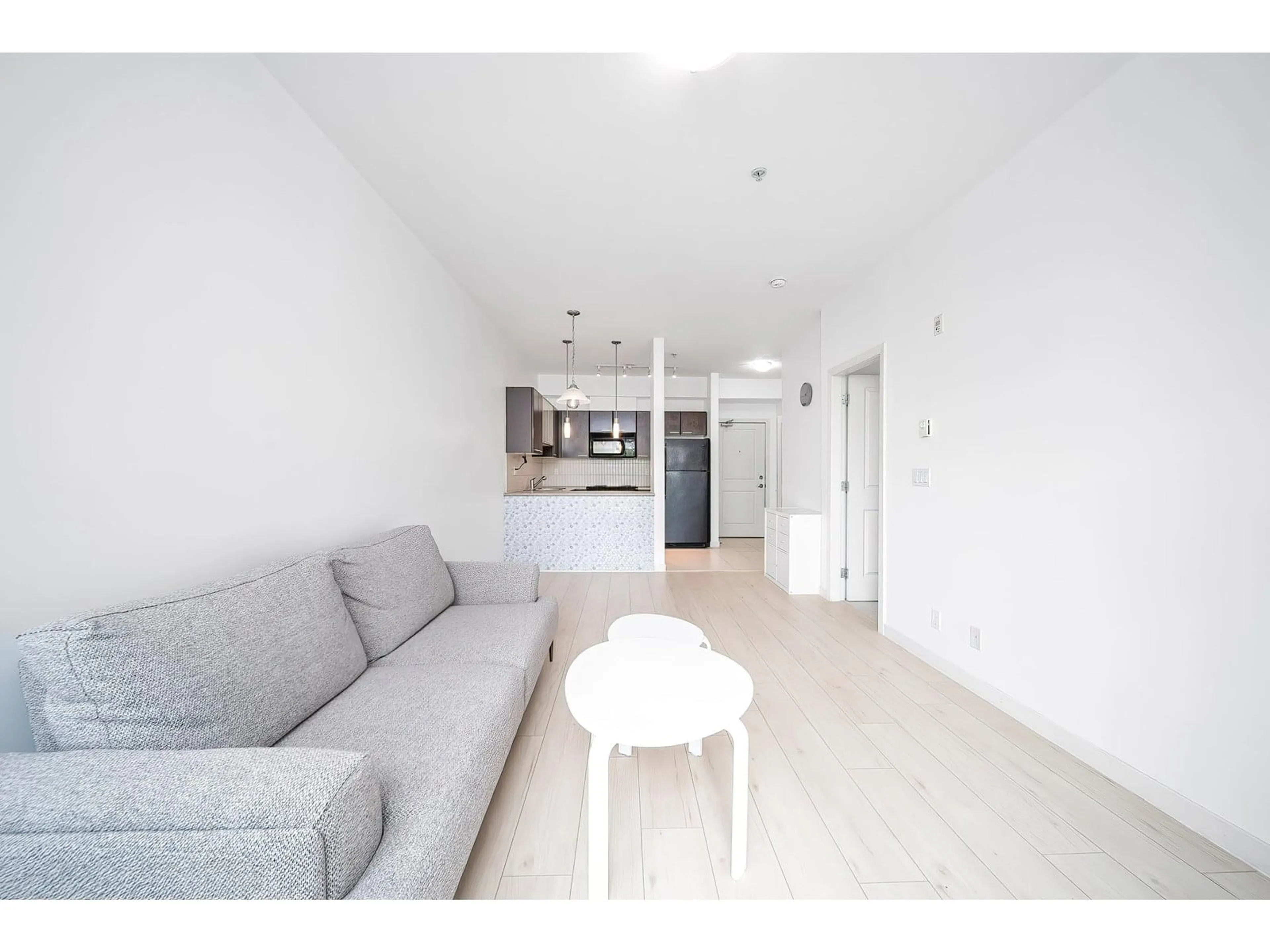 Living room with furniture, unknown for 309 - 10499 UNIVERSITY, Surrey British Columbia V3T0A4