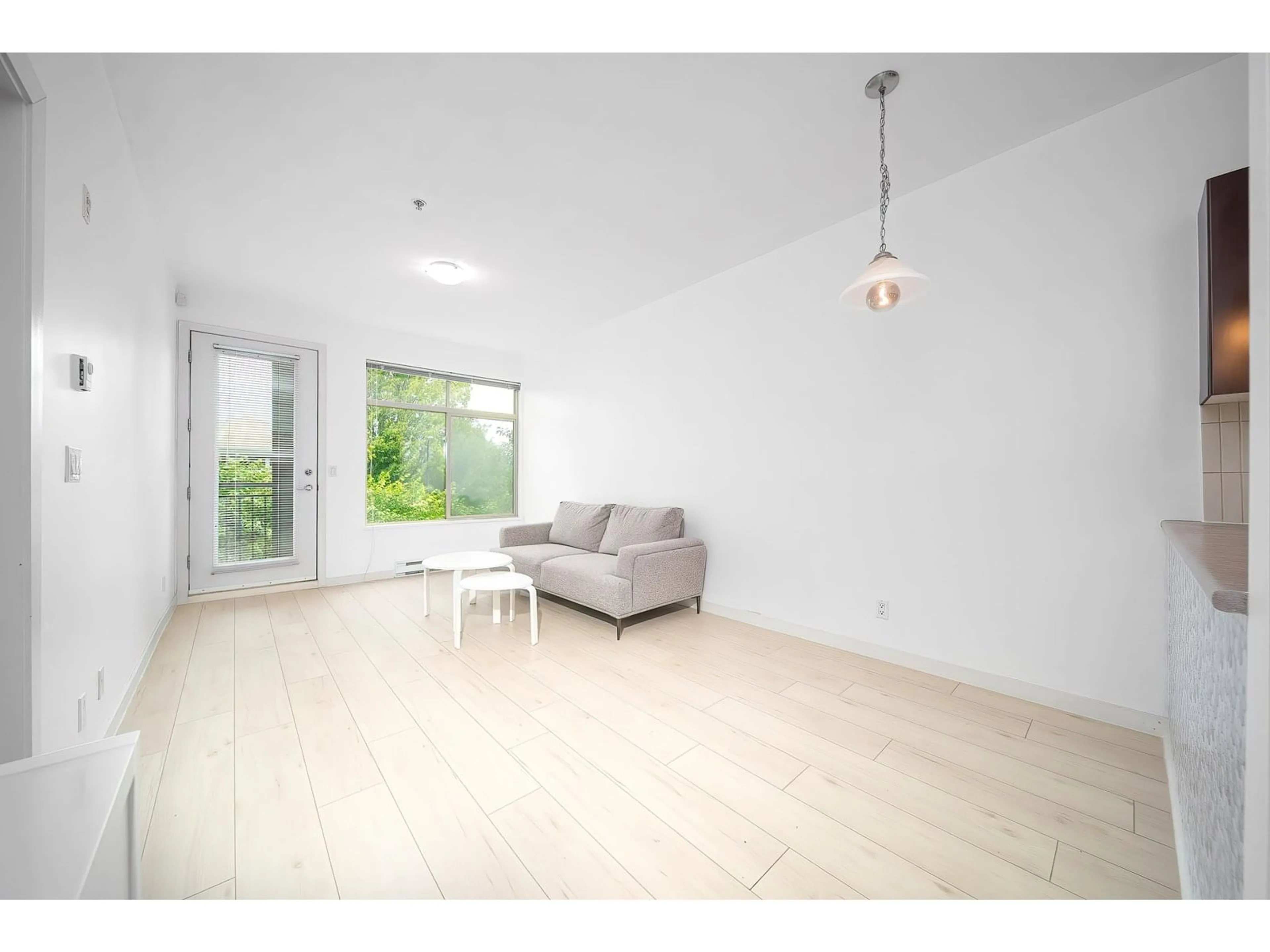 Living room with furniture, unknown for 309 - 10499 UNIVERSITY, Surrey British Columbia V3T0A4