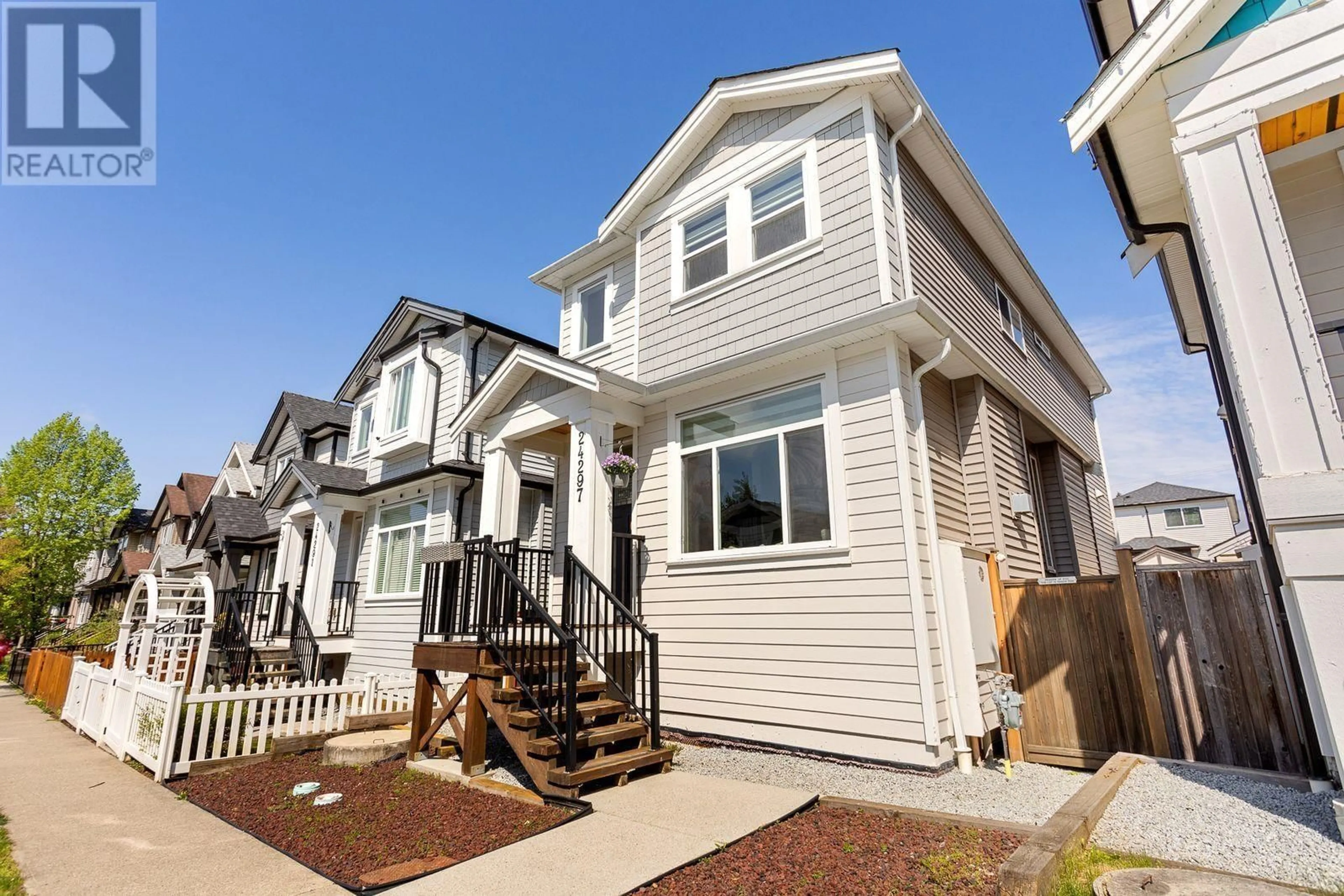 Home with vinyl exterior material, street for 24297 101A AVENUE, Maple Ridge British Columbia V2W0A7