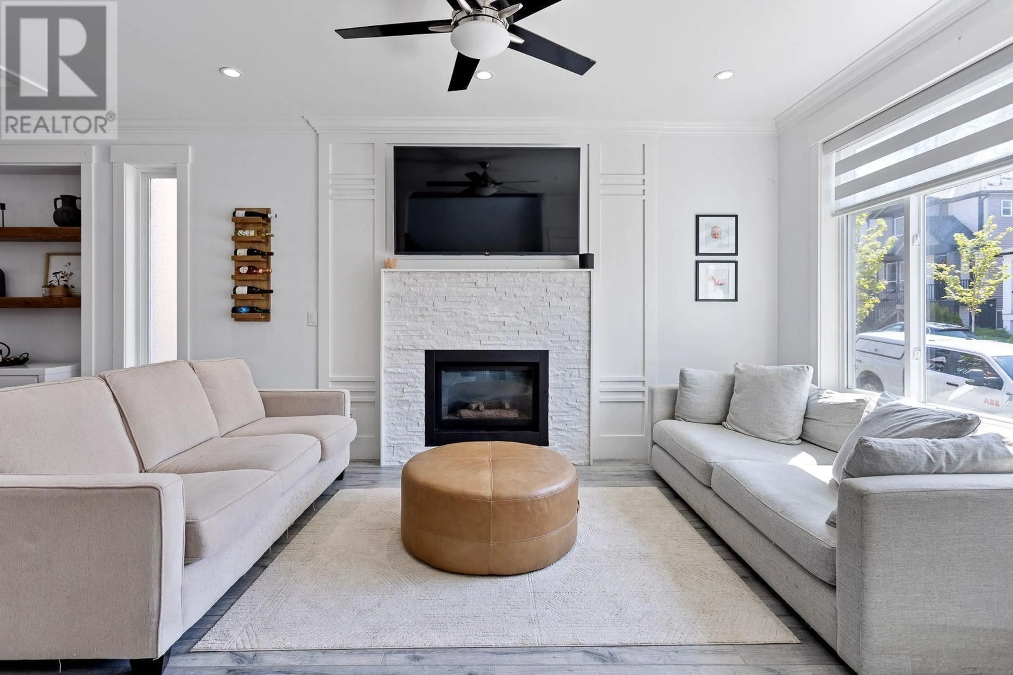 Living room with furniture, ceramic/tile floor for 24297 101A AVENUE, Maple Ridge British Columbia V2W0A7