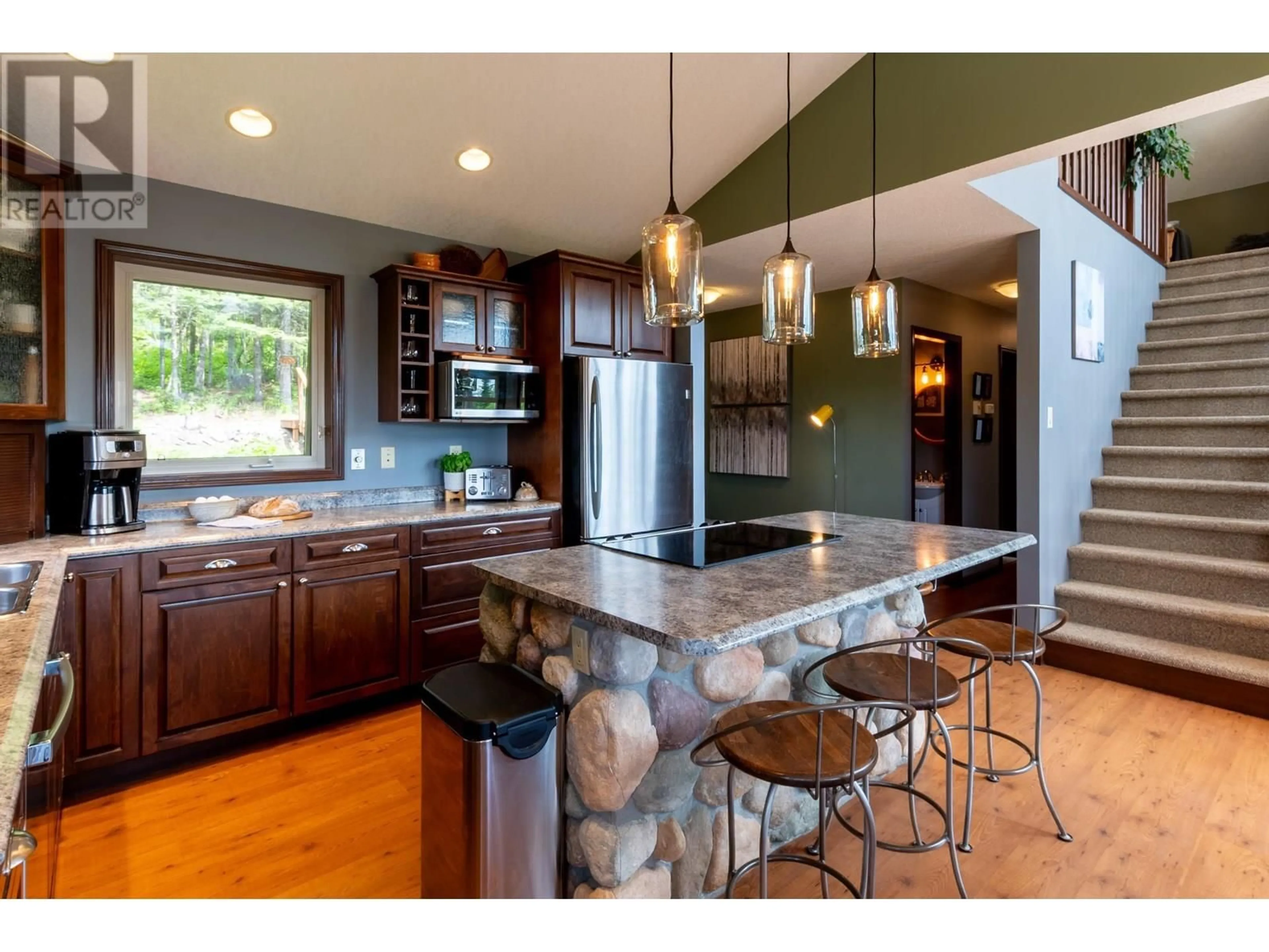 Open concept kitchen, unknown for 17625 THOMPSON ROAD, Prince George British Columbia V2K5L2