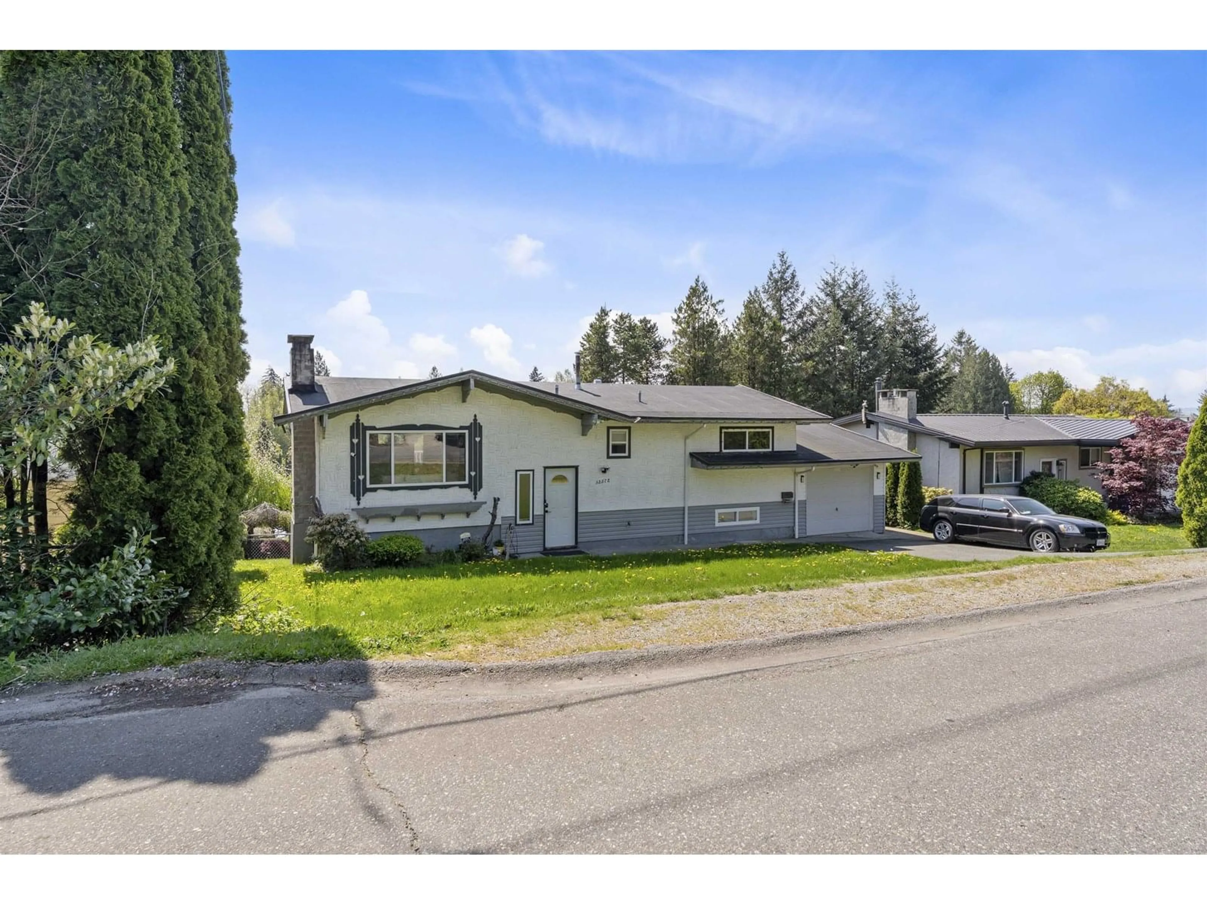 Home with vinyl exterior material, street for 32572 FLEMING, Mission British Columbia V2V2G9