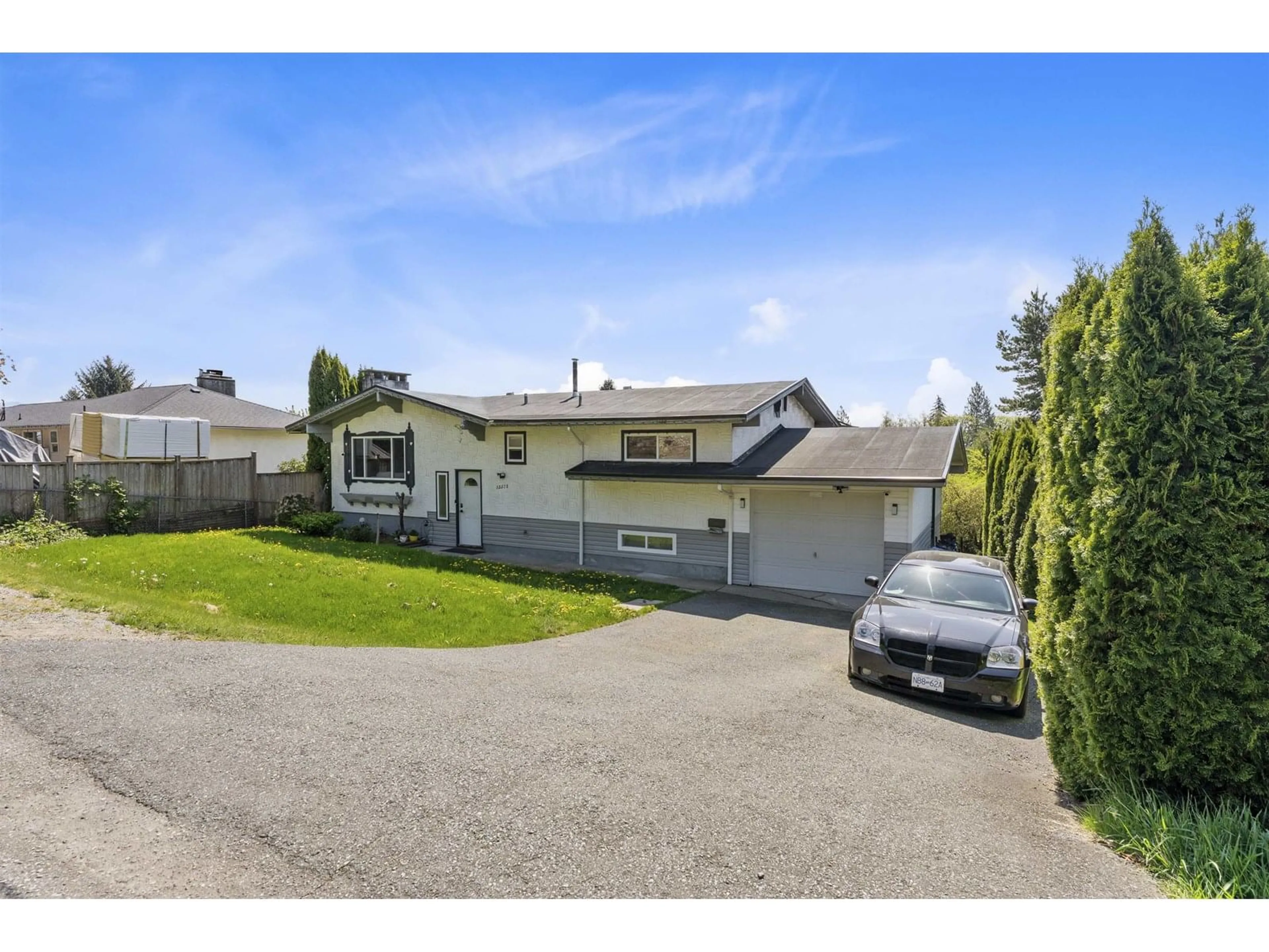 A pic from outside/outdoor area/front of a property/back of a property/a pic from drone, street for 32572 FLEMING, Mission British Columbia V2V2G9