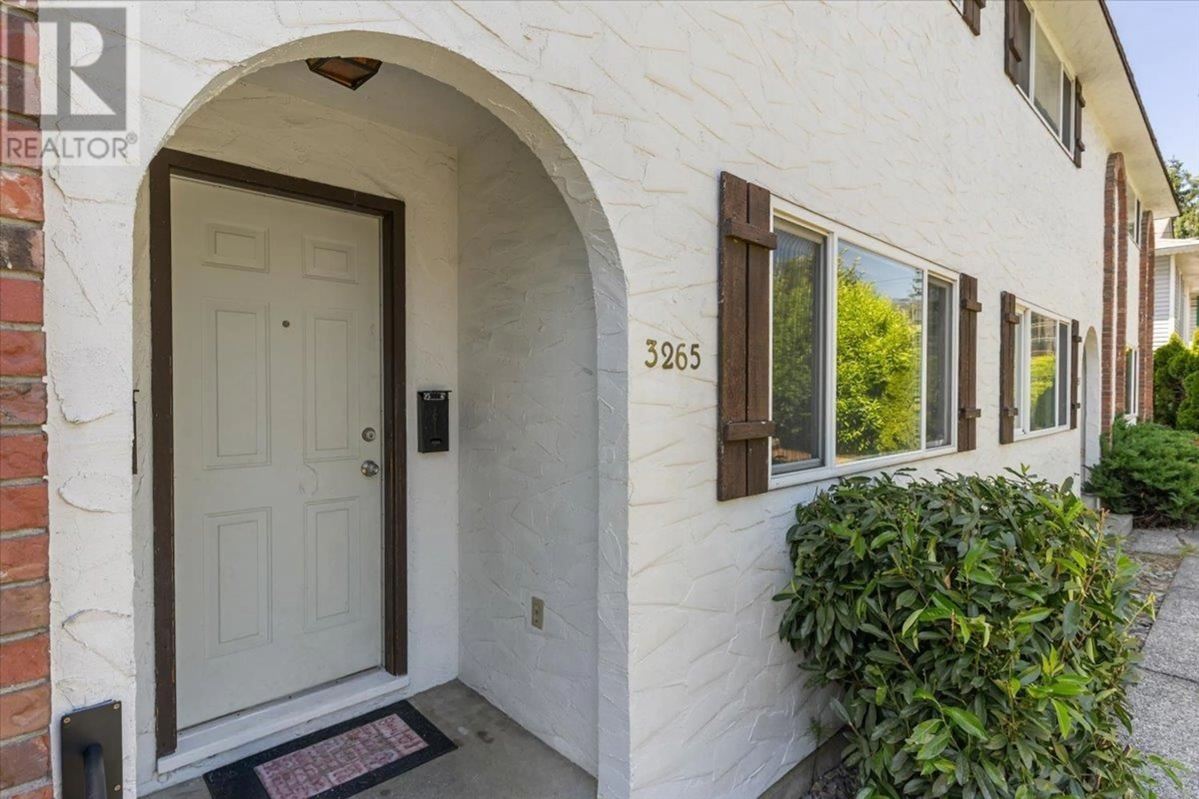 Indoor entryway for 3265 VINCENT STREET, Port Coquitlam British Columbia V3B3T3