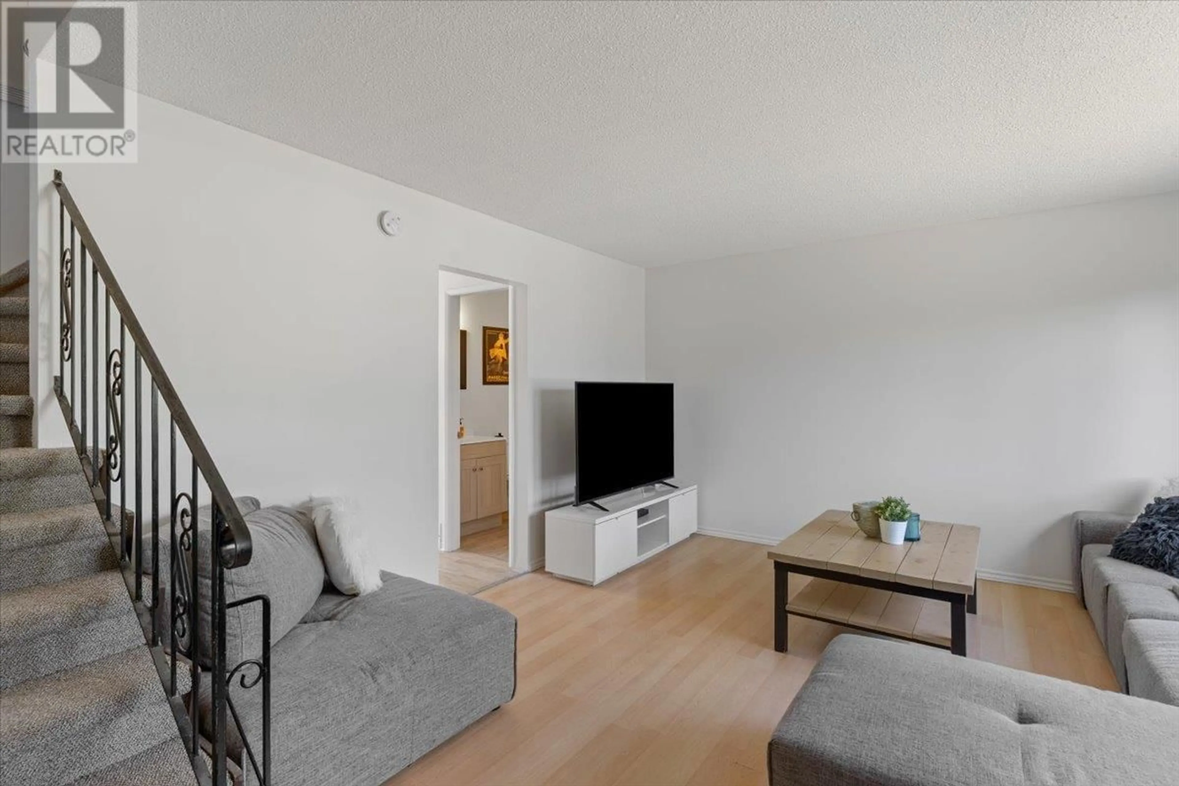 Living room with furniture, unknown for 3265 VINCENT STREET, Port Coquitlam British Columbia V3B3T3