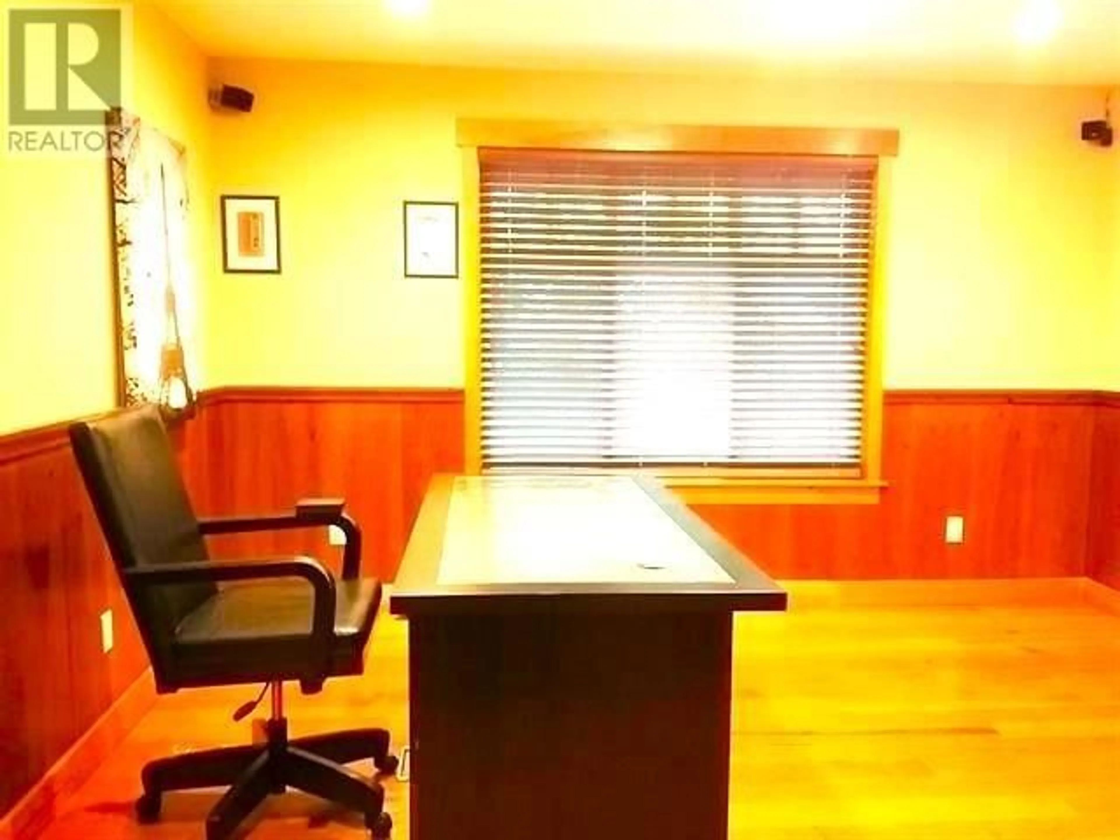 A pic of a room for 6080 MARINE DRIVE, Burnaby British Columbia V3N2X9