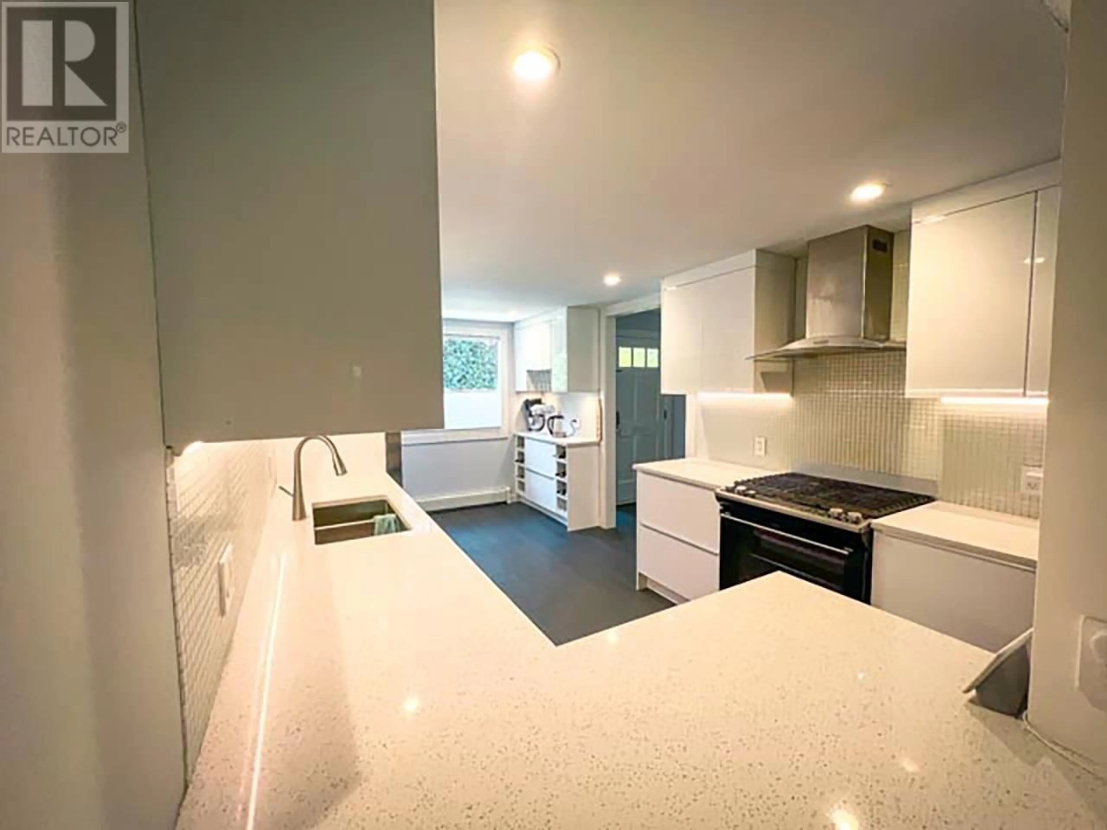 Unknown for 103 - 555 28TH STREET, North Vancouver British Columbia V7N2J7