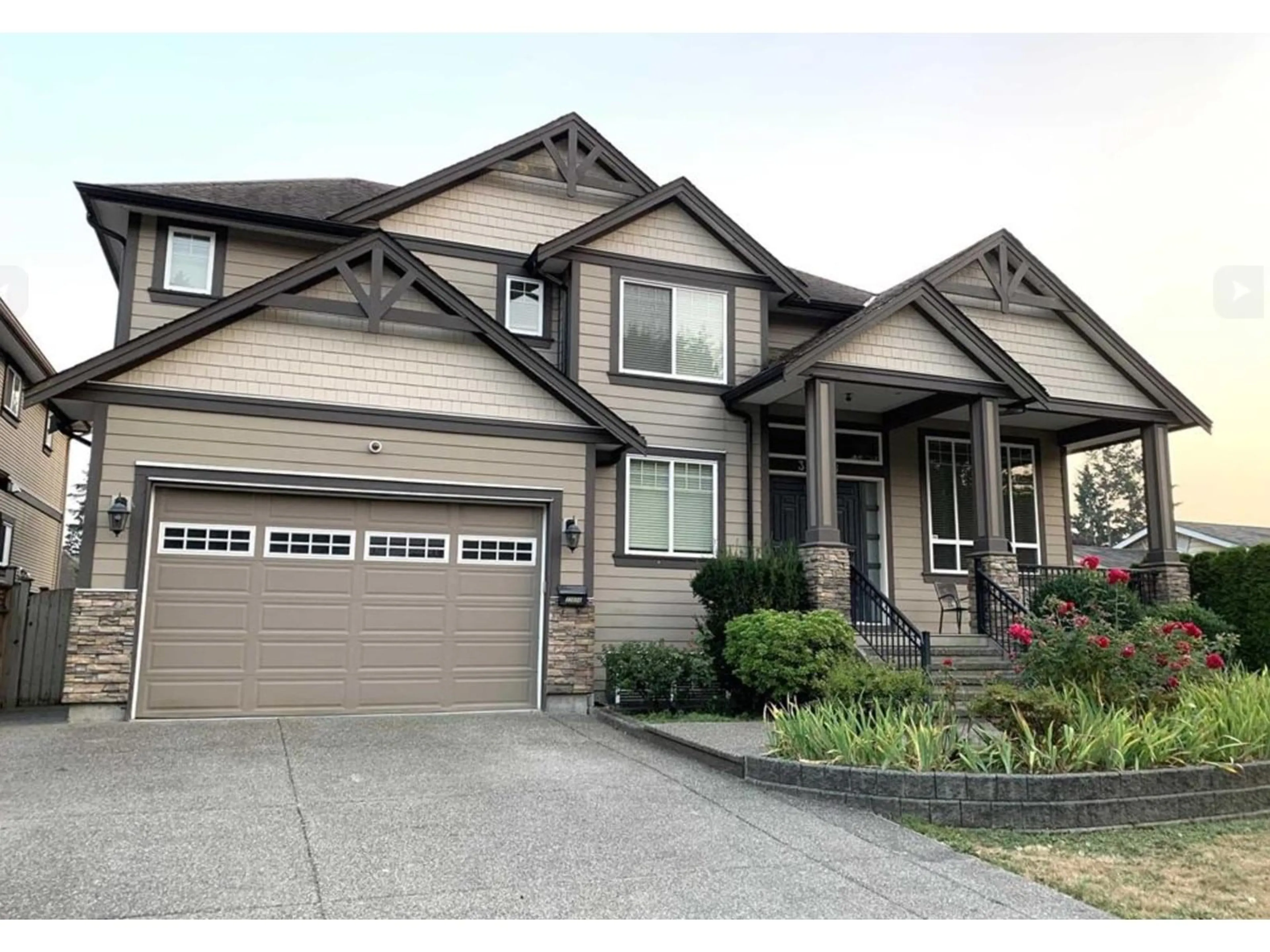 Home with vinyl exterior material, street for 32656 BADGER, Mission British Columbia V2V5H7