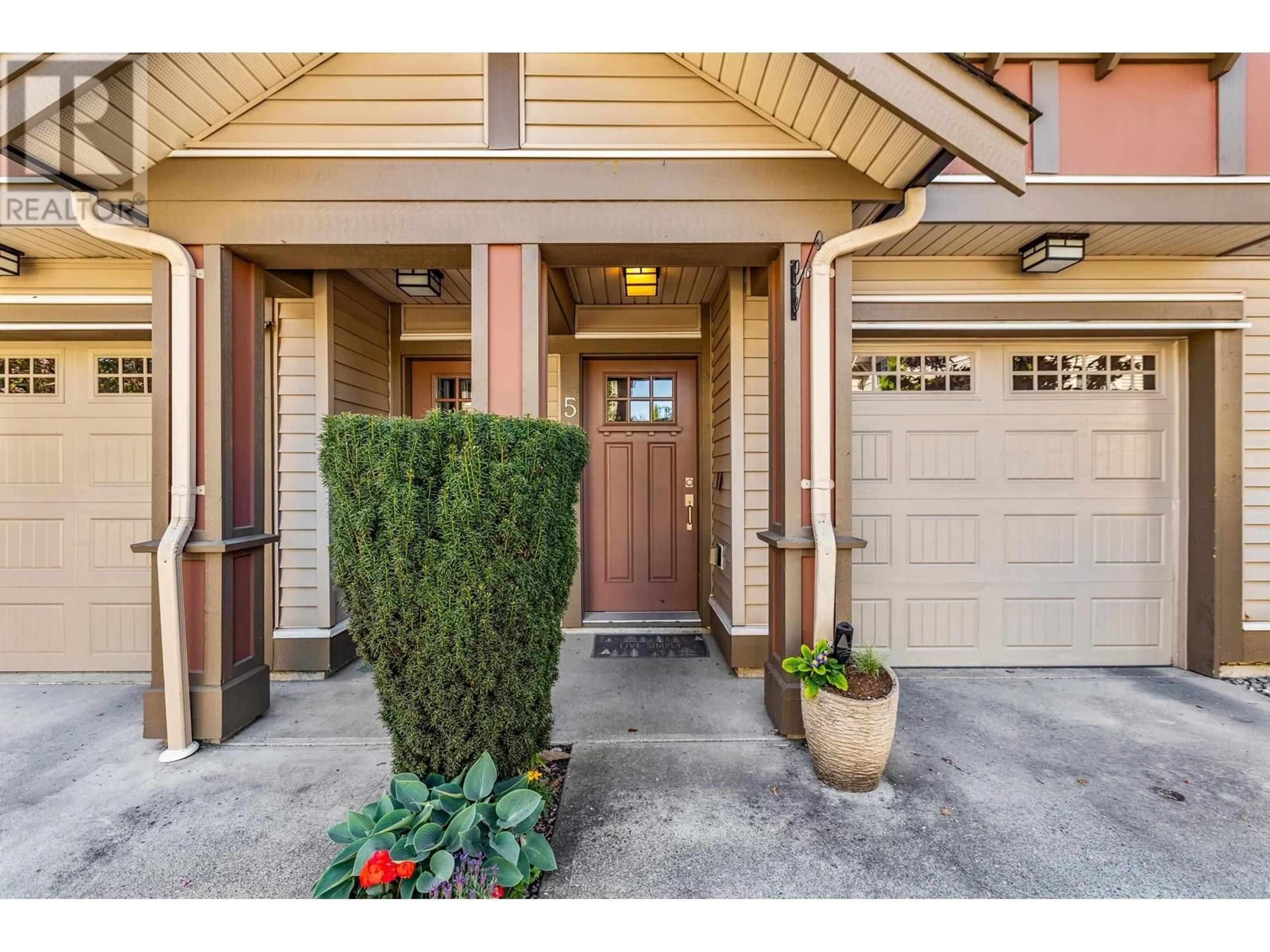 Indoor entryway for 54 - 10151 240 STREET, Maple Ridge British Columbia V2W0G9