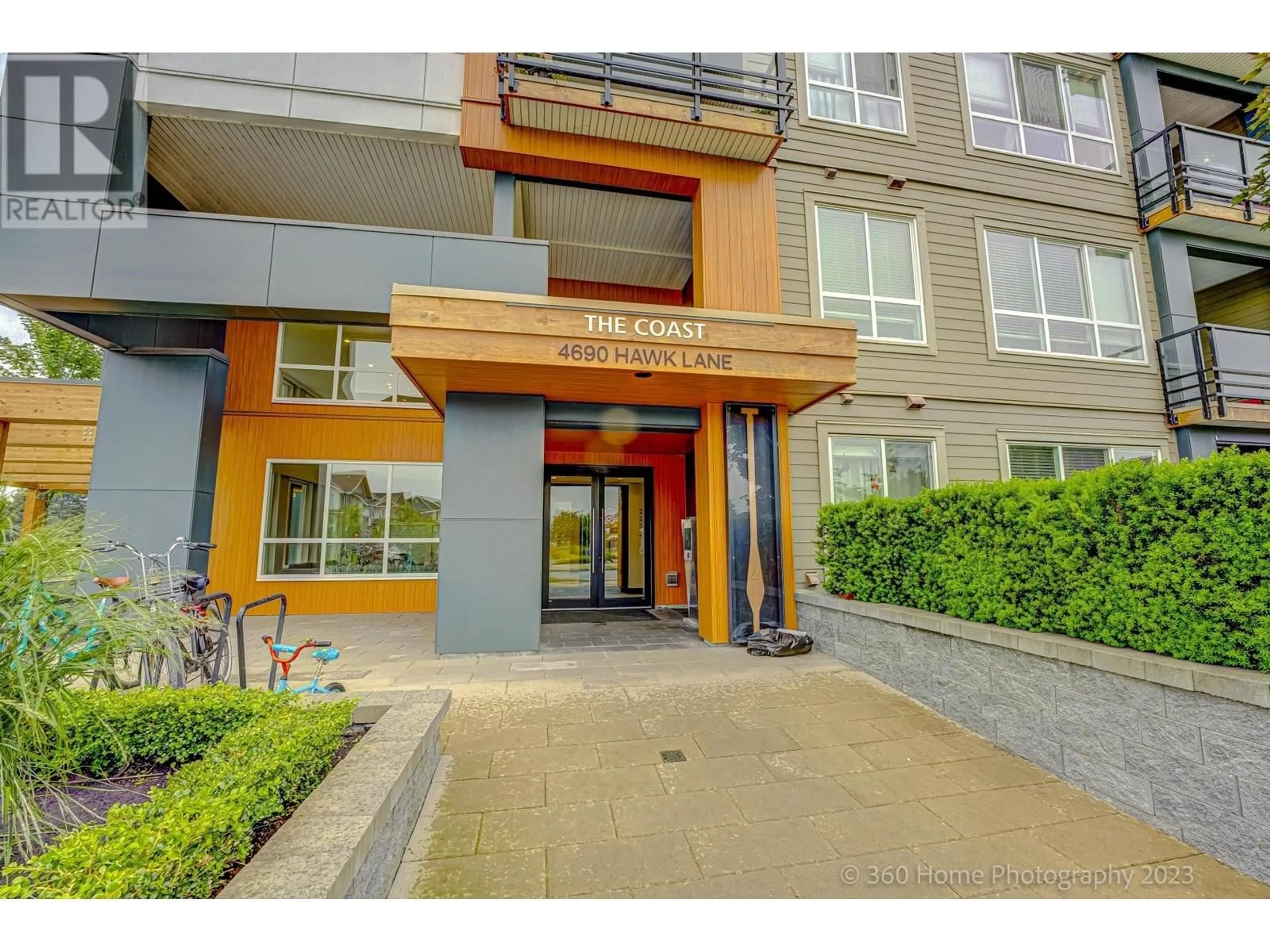 Indoor foyer for 223 - 4690 HAWK LANE, Tsawwassen British Columbia V4M0C4