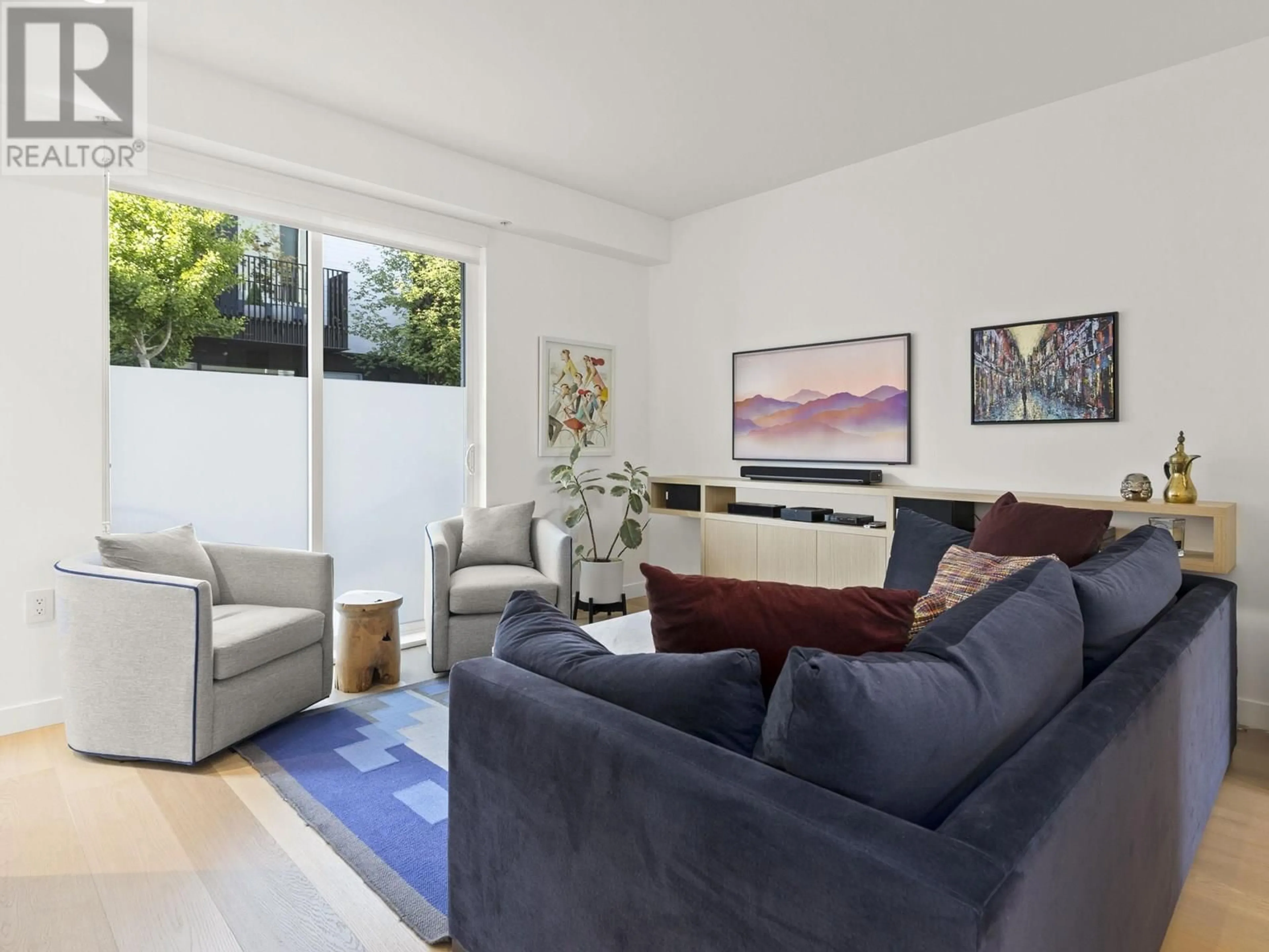 Living room with furniture, unknown for 35 - 92 KING EDWARD AVENUE, Vancouver British Columbia V5Y0N6