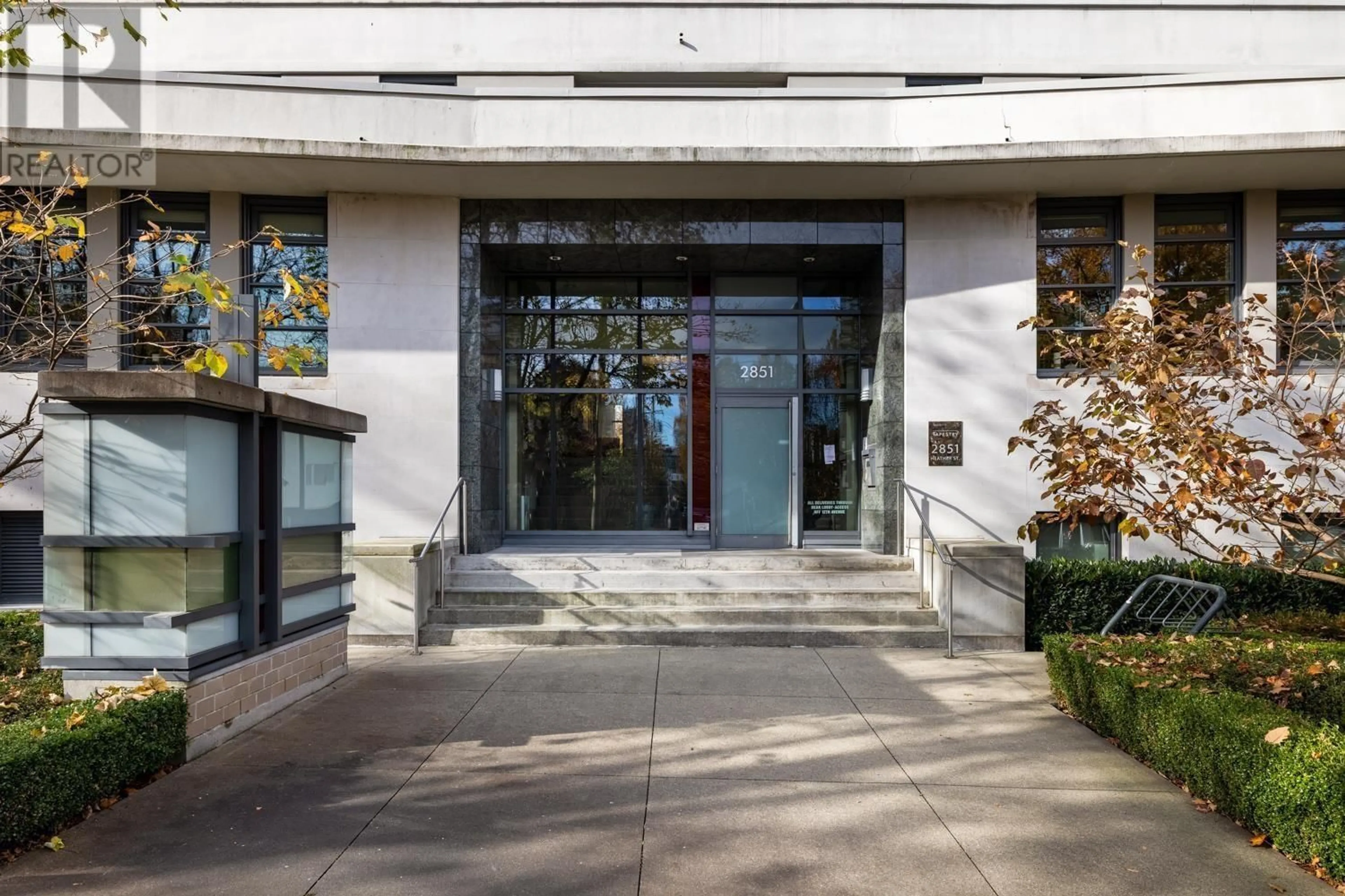 Indoor foyer for 406 - 2851 HEATHER STREET, Vancouver British Columbia V5Z0A2