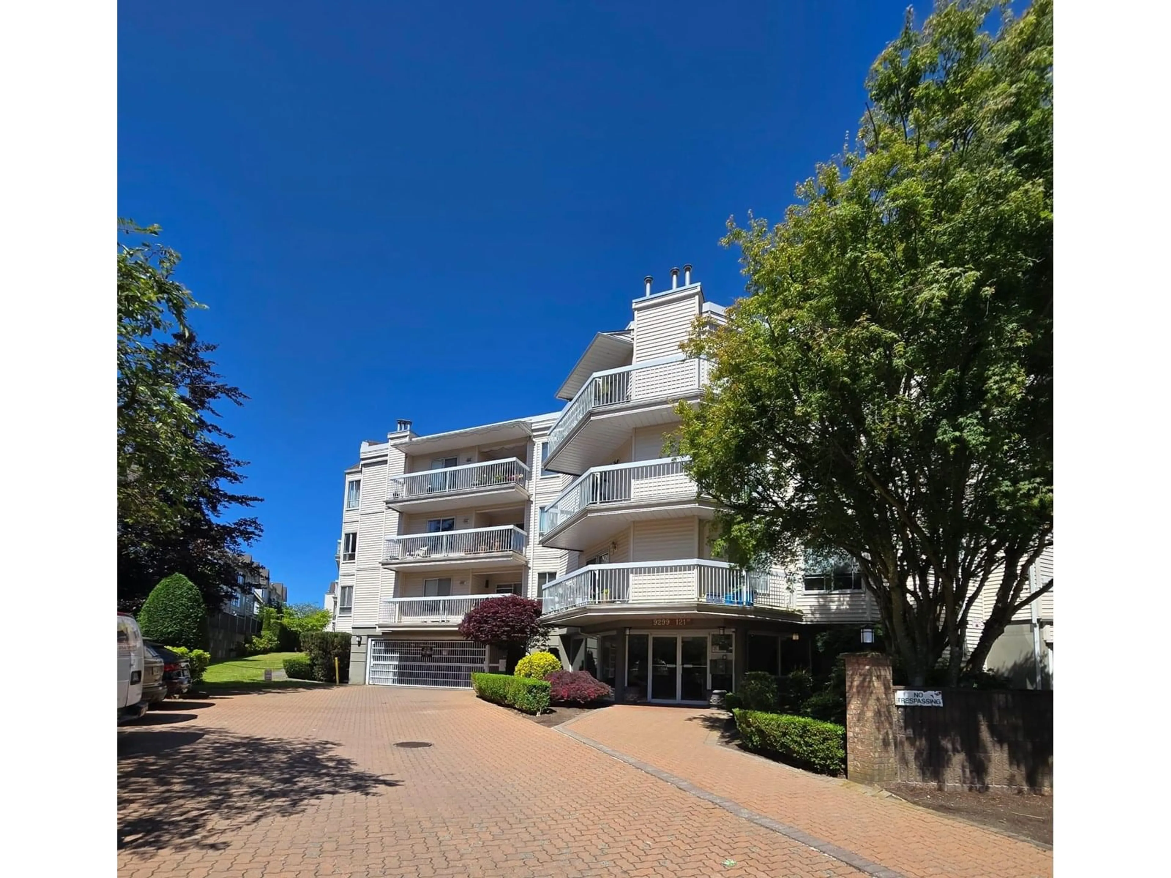A pic from outside/outdoor area/front of a property/back of a property/a pic from drone, unknown for 307 - 9299 121, Surrey British Columbia V3V7X8