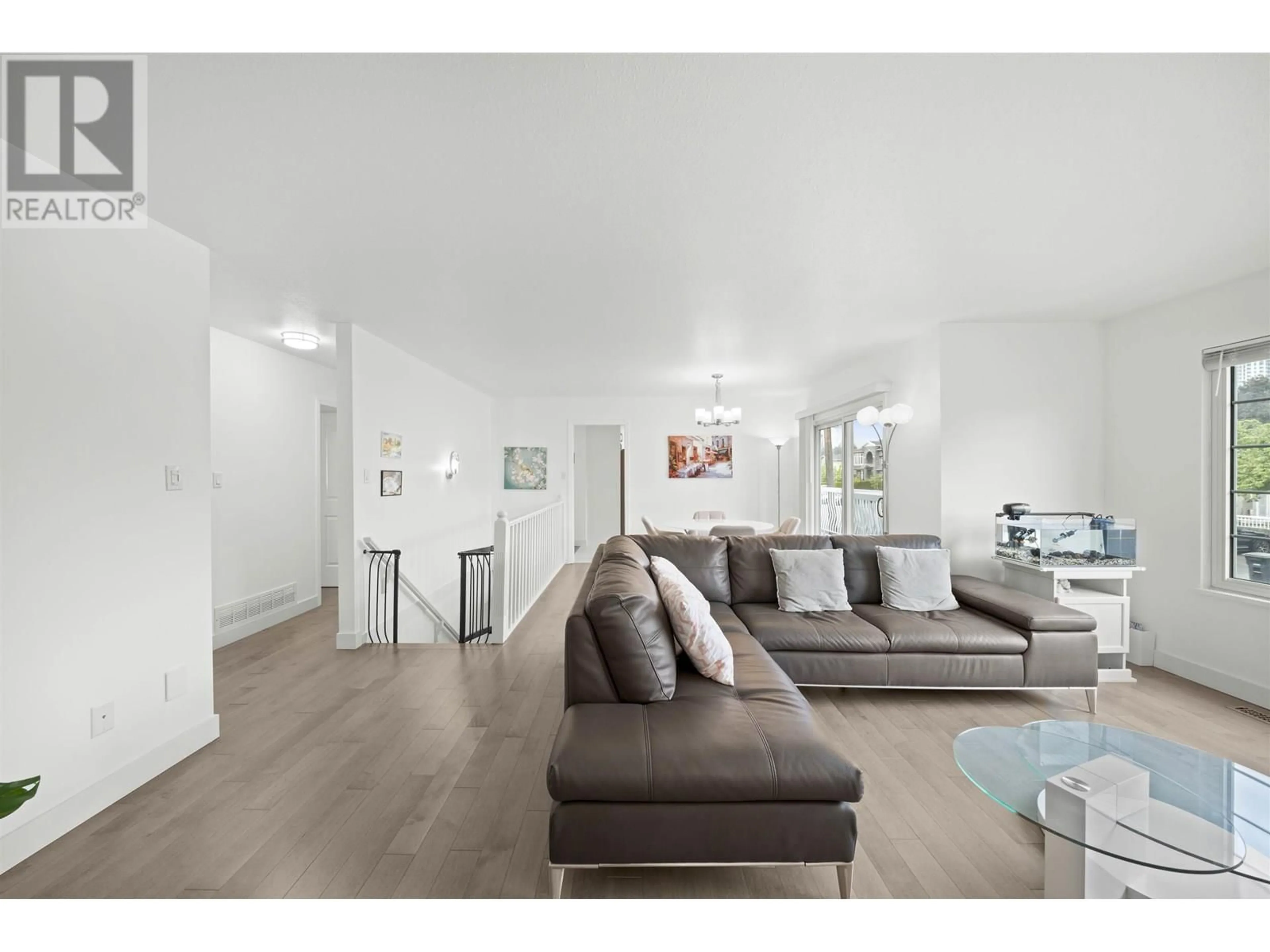 Living room with furniture, unknown for 4398 HURST STREET, Burnaby British Columbia V5J1M9