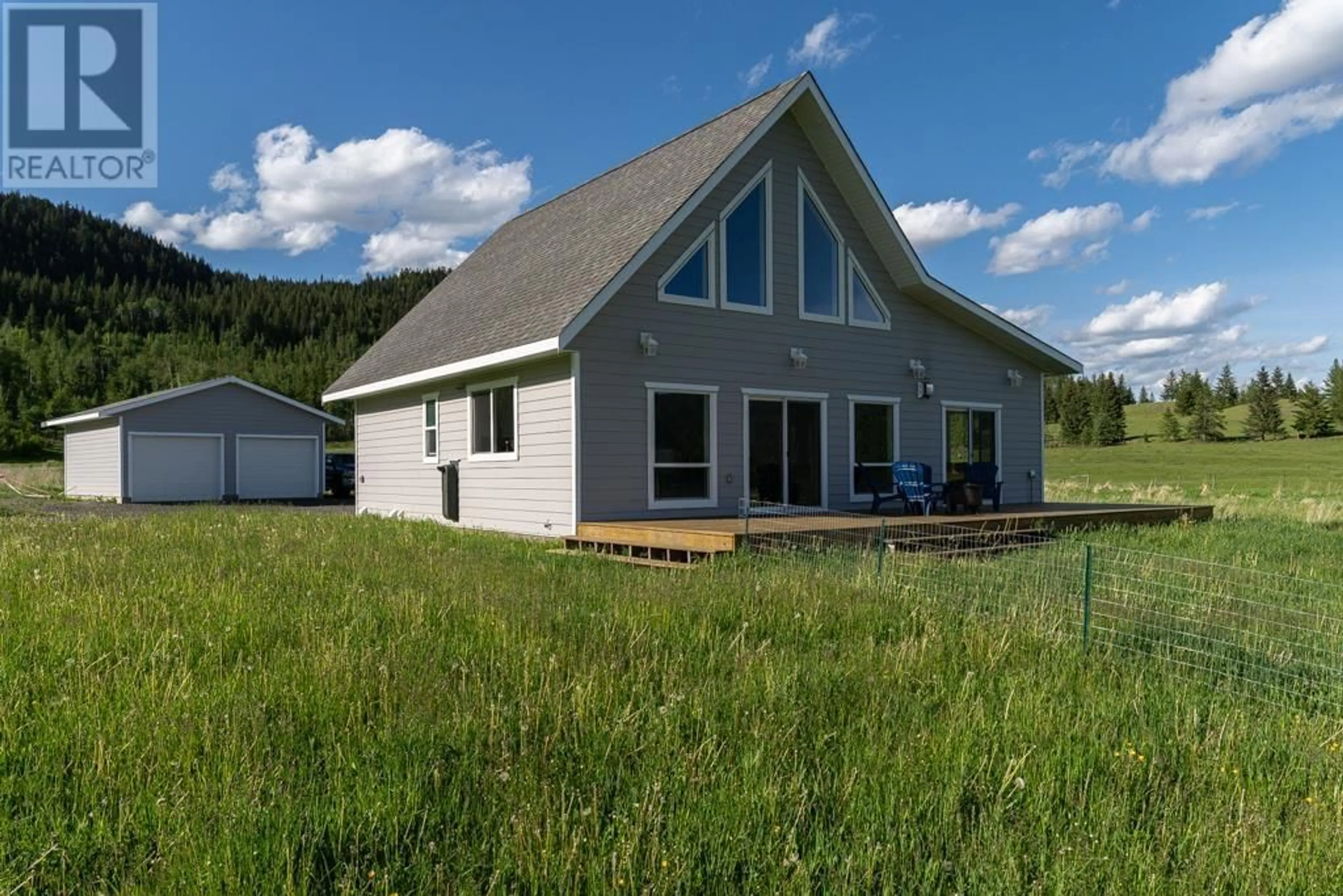 Home with vinyl exterior material, mountain view for 3963 CANIM VIEW DRIVE, 100 Mile House British Columbia V0K1J0