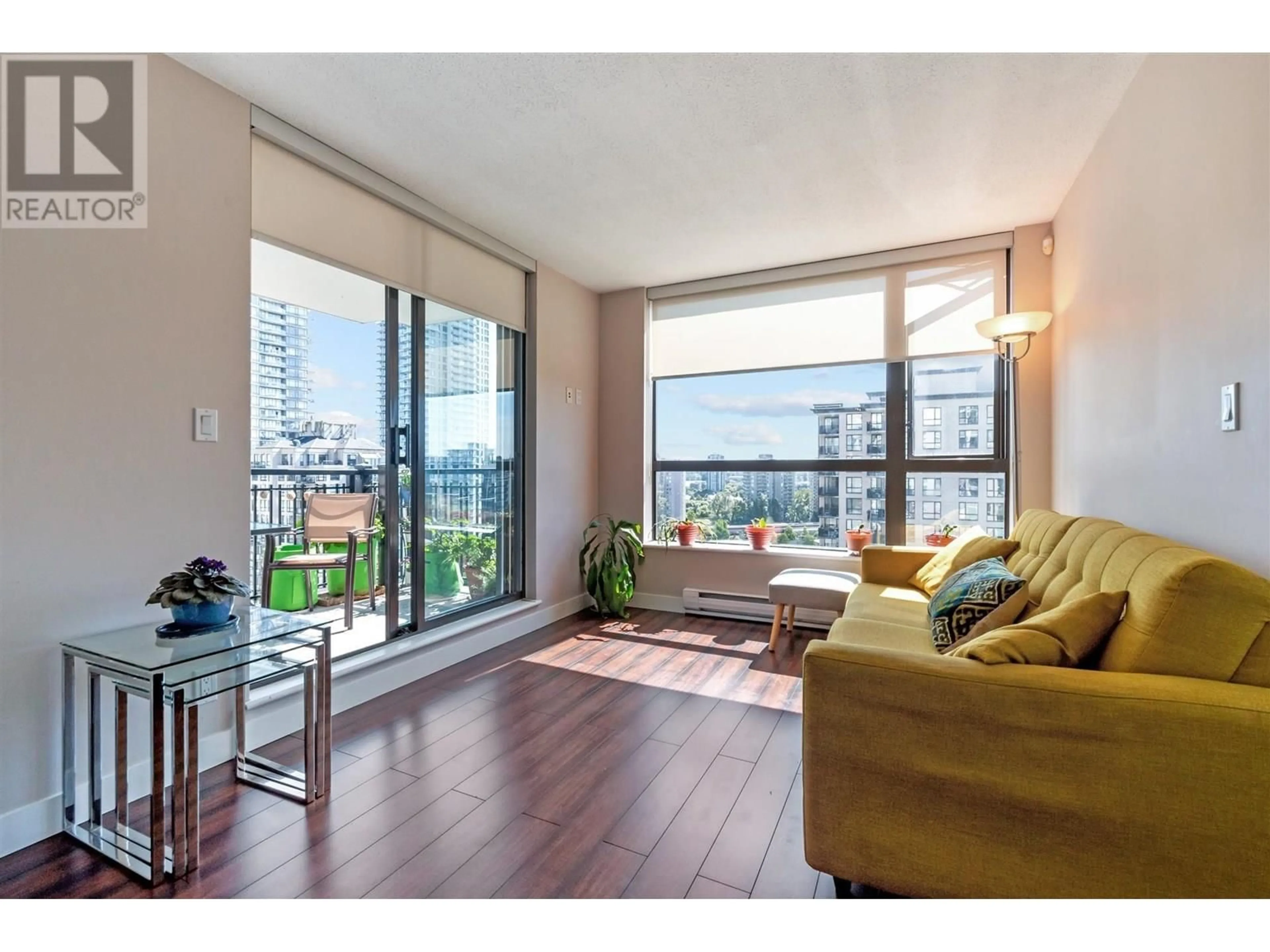 Living room with furniture, wood/laminate floor for 908 - 813 AGNES STREET, New Westminster British Columbia V3M0A9