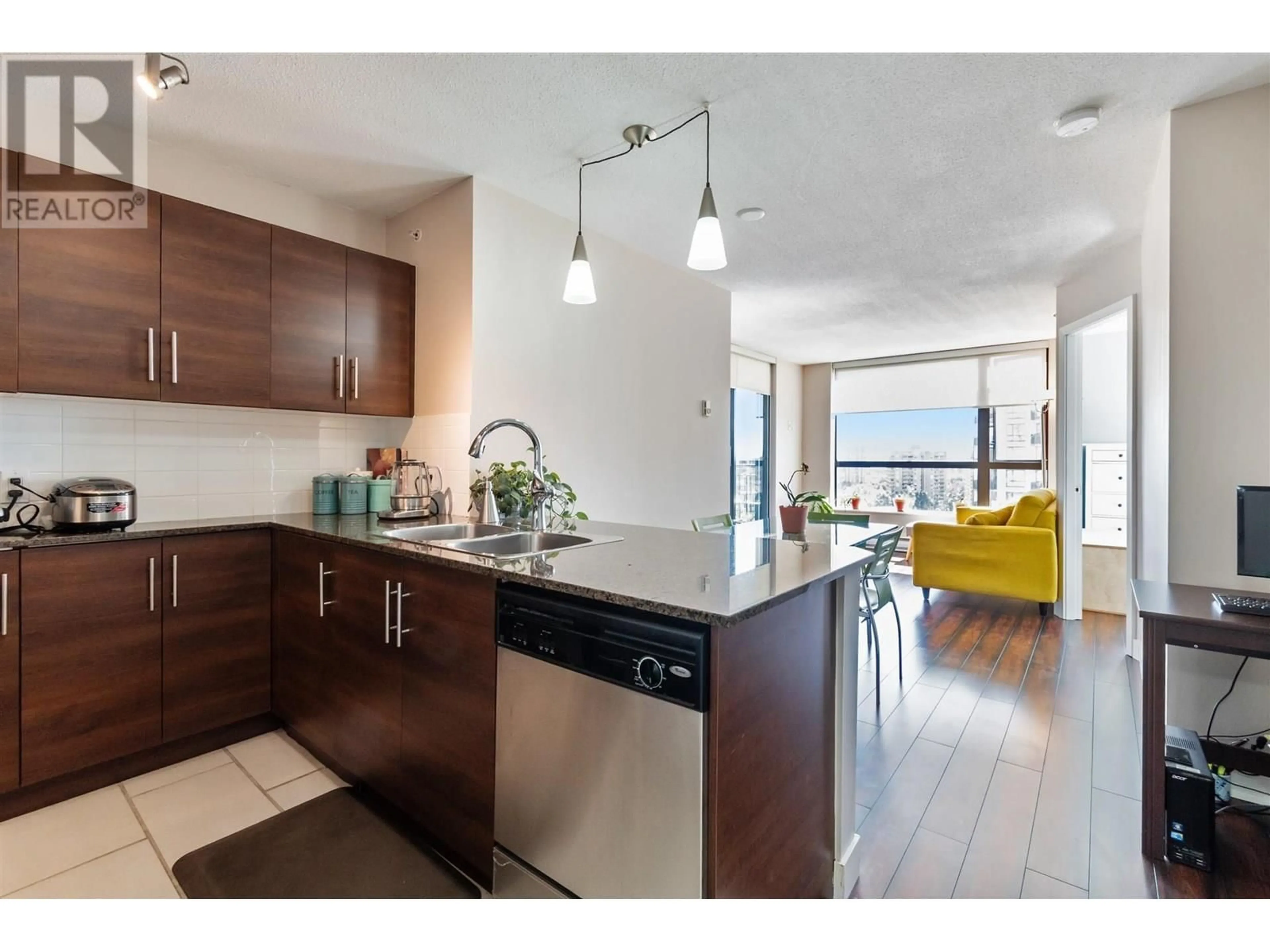 Open concept kitchen, unknown for 908 - 813 AGNES STREET, New Westminster British Columbia V3M0A9