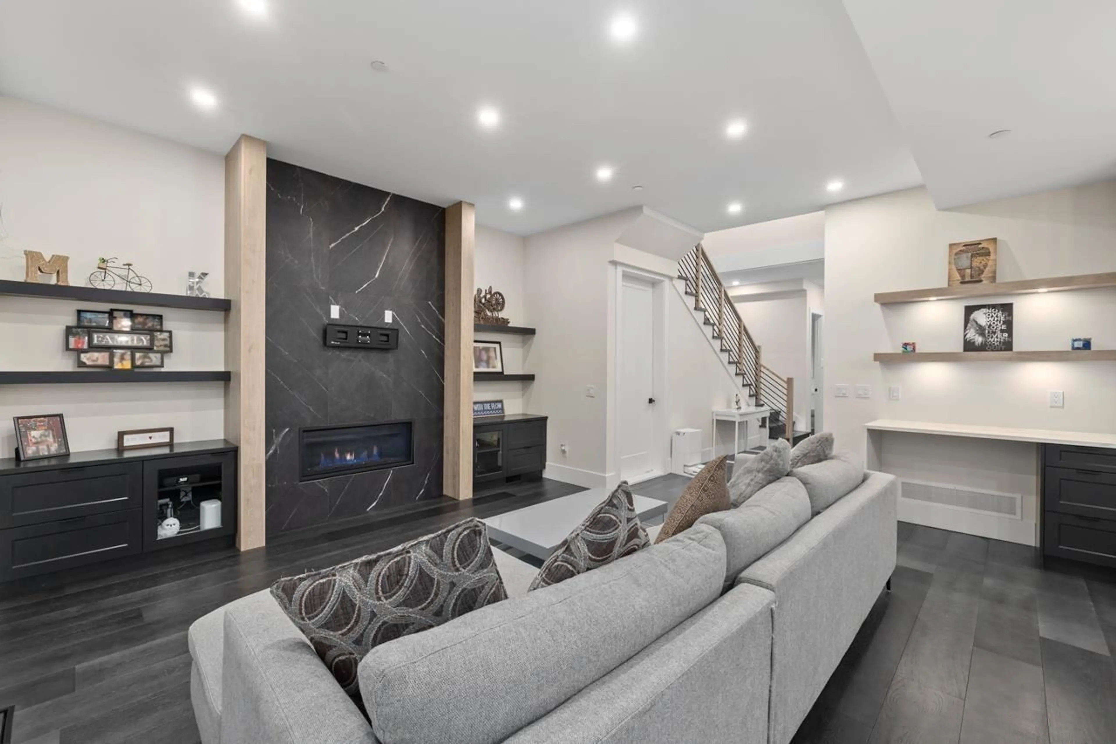 Living room with furniture, unknown for 3 - 4581 SUMAS MOUNTAIN, Abbotsford British Columbia V3G0H3