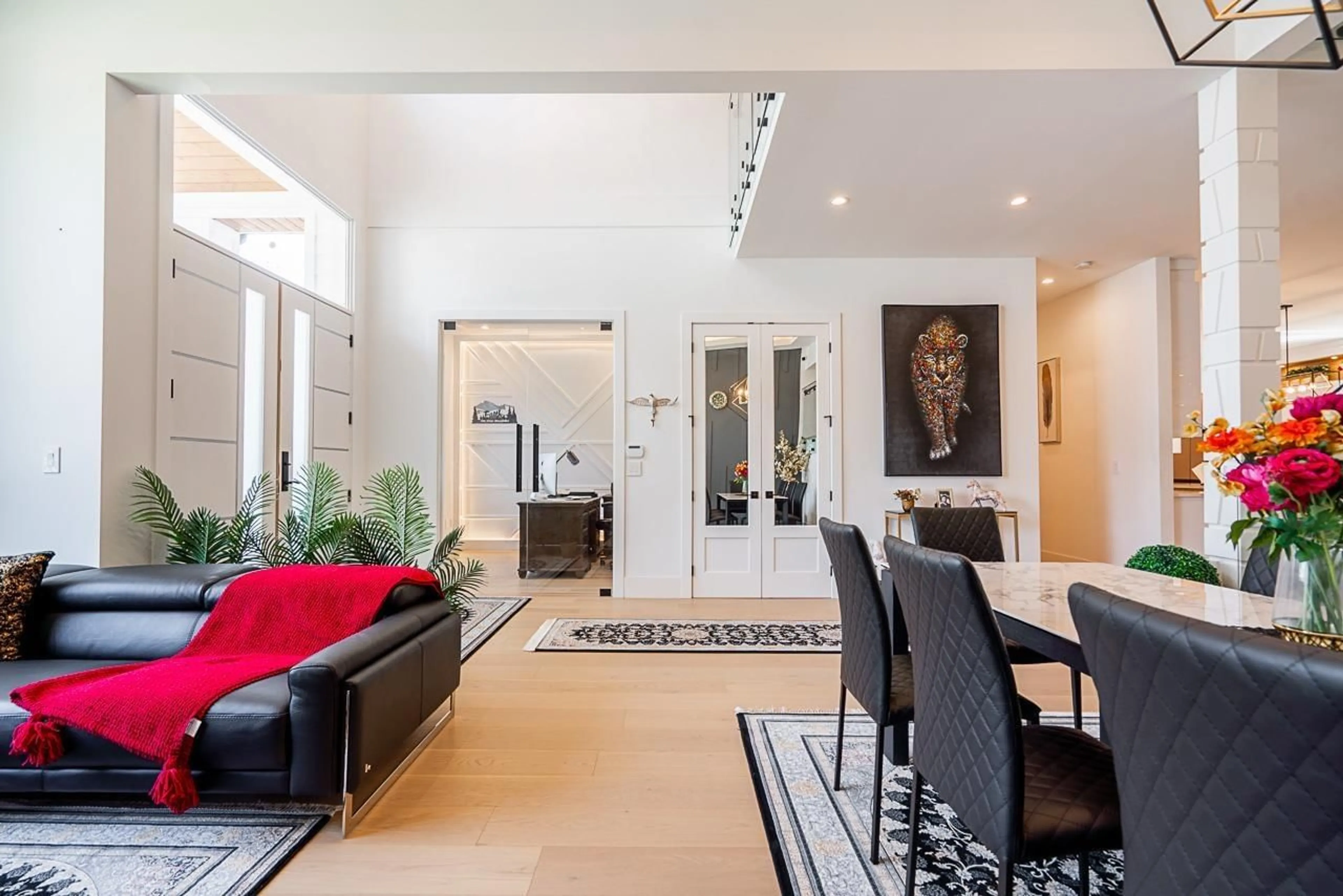 Indoor foyer for 19648 31A, Langley British Columbia V2Z0B2
