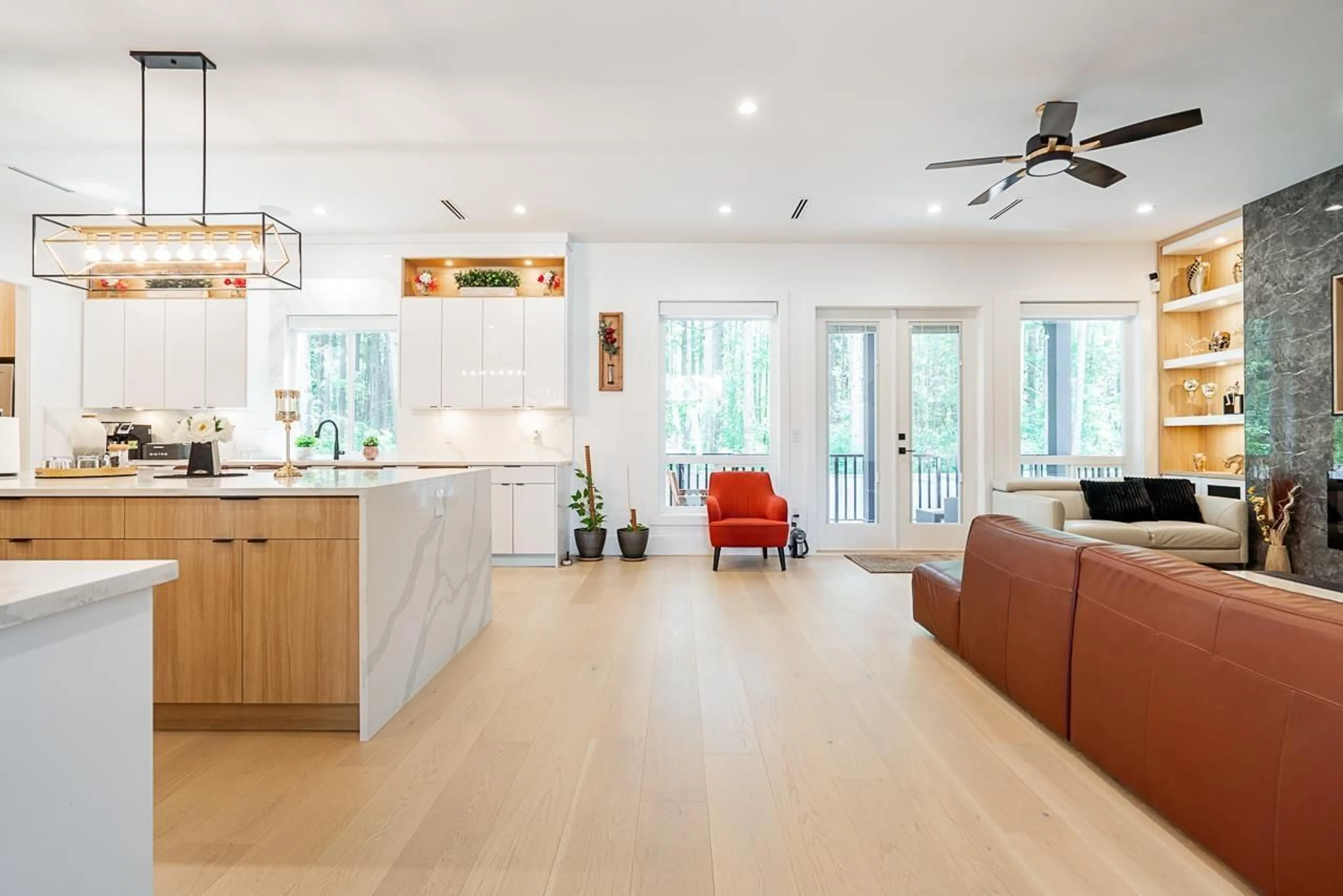 Open concept kitchen, ceramic/tile floor for 19648 31A, Langley British Columbia V2Z0B2