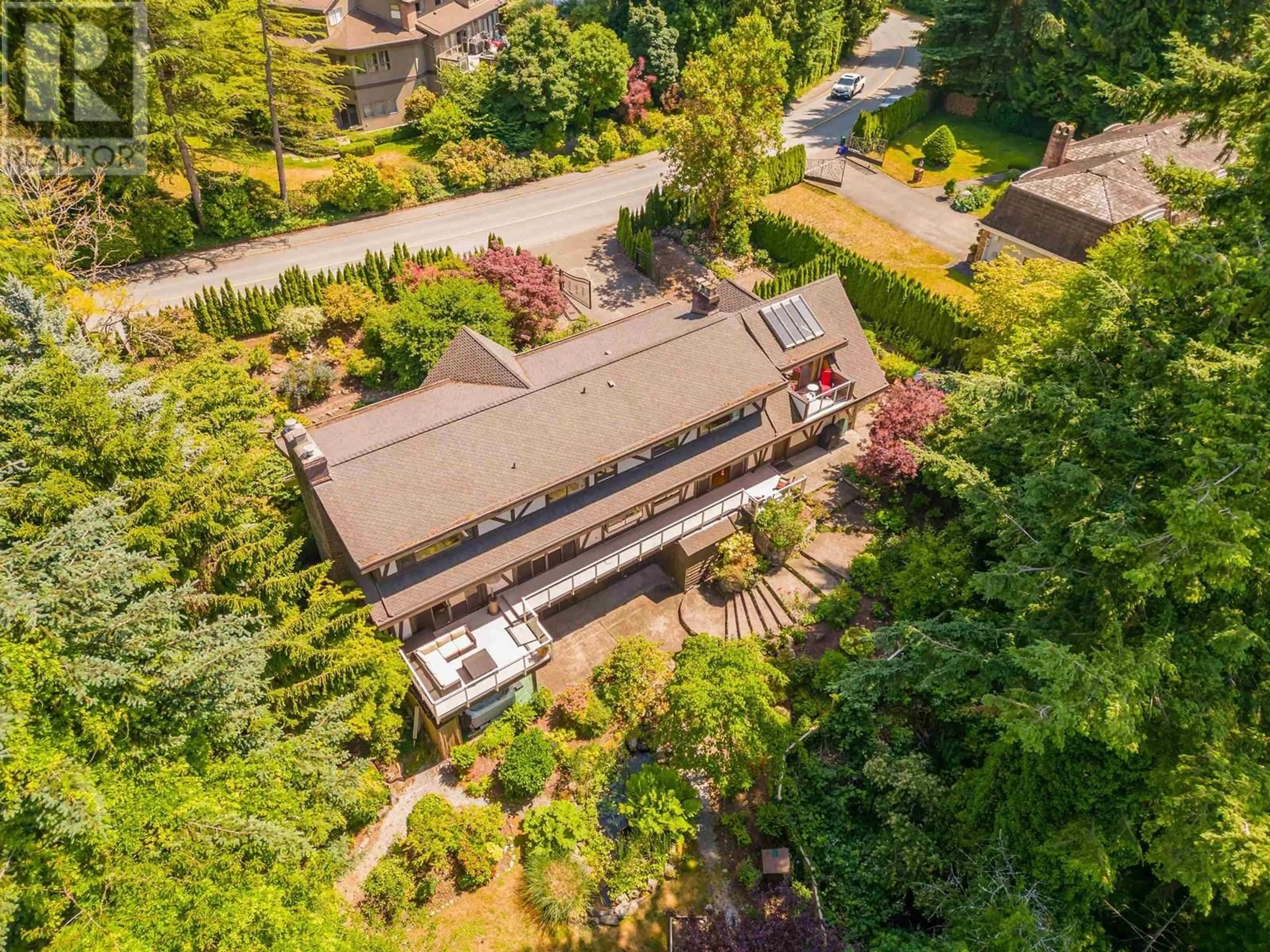 A pic from outside/outdoor area/front of a property/back of a property/a pic from drone, street for 5704 WESTPORT ROAD, West Vancouver British Columbia V7W1V4