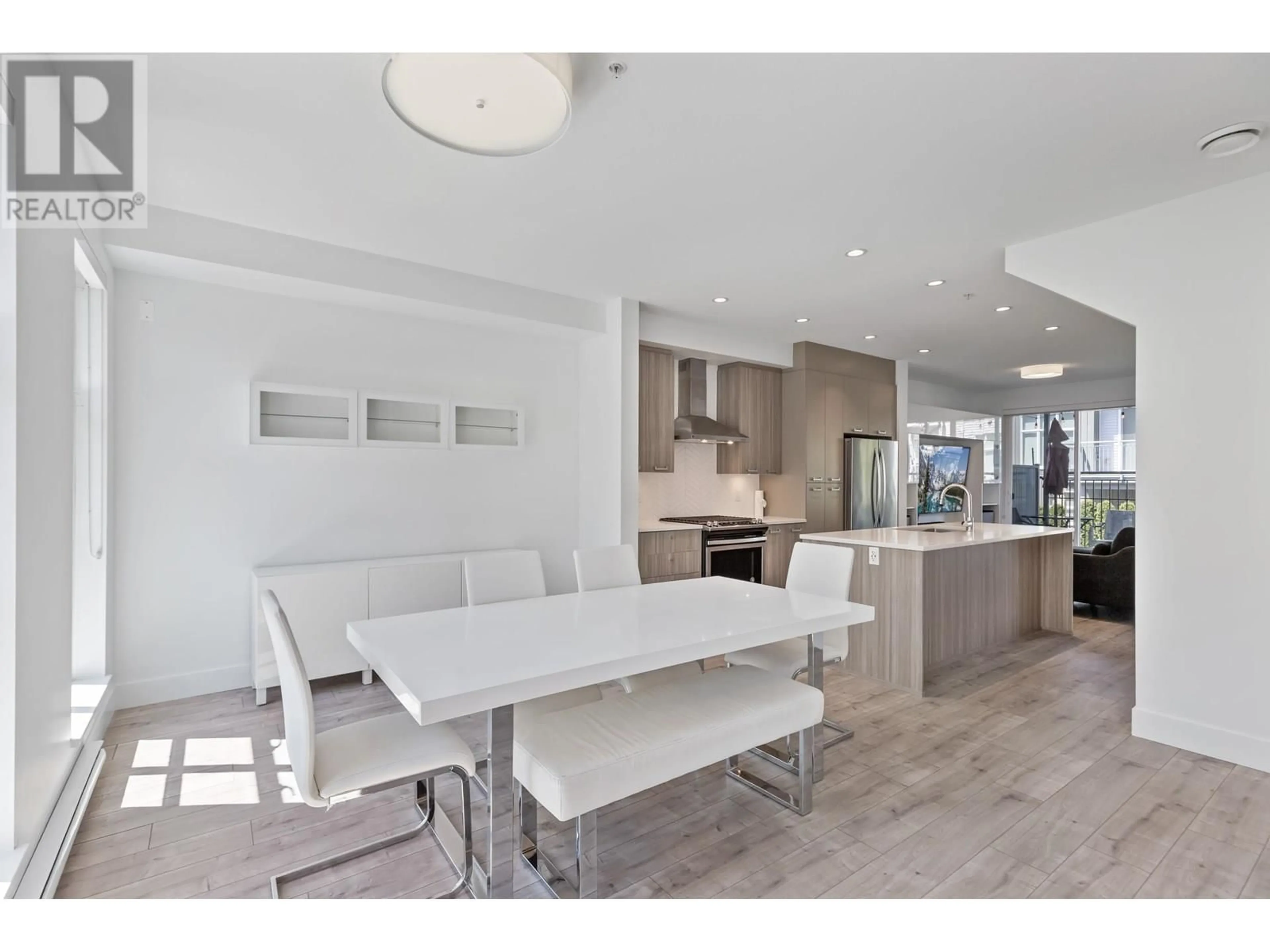 Open concept kitchen, ceramic/tile floor for 19 - 24076 112 AVENUE, Maple Ridge British Columbia V2W0K2