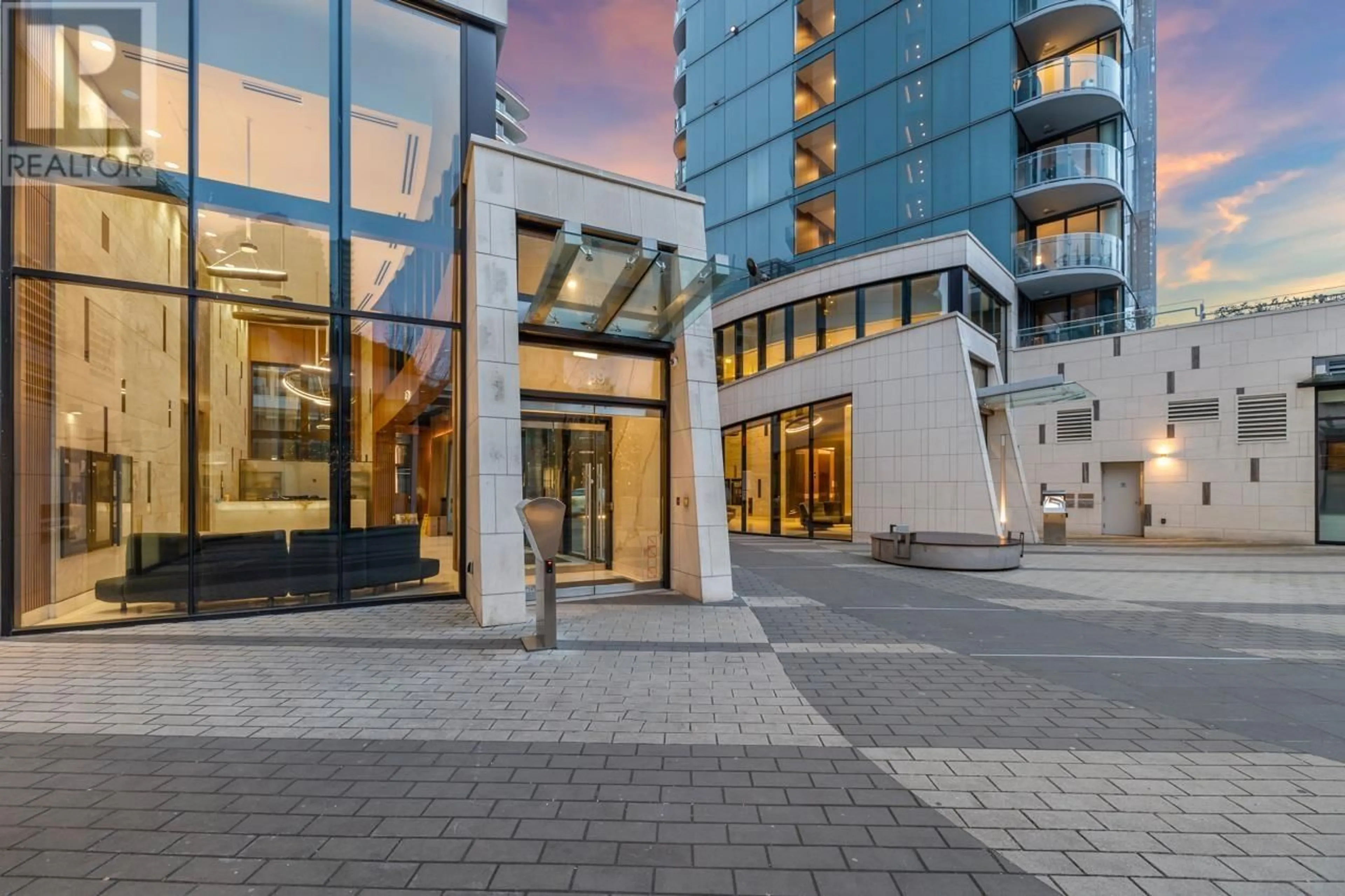 Indoor foyer for 2420 - 89 NELSON STREET, Vancouver British Columbia V6Z0E7