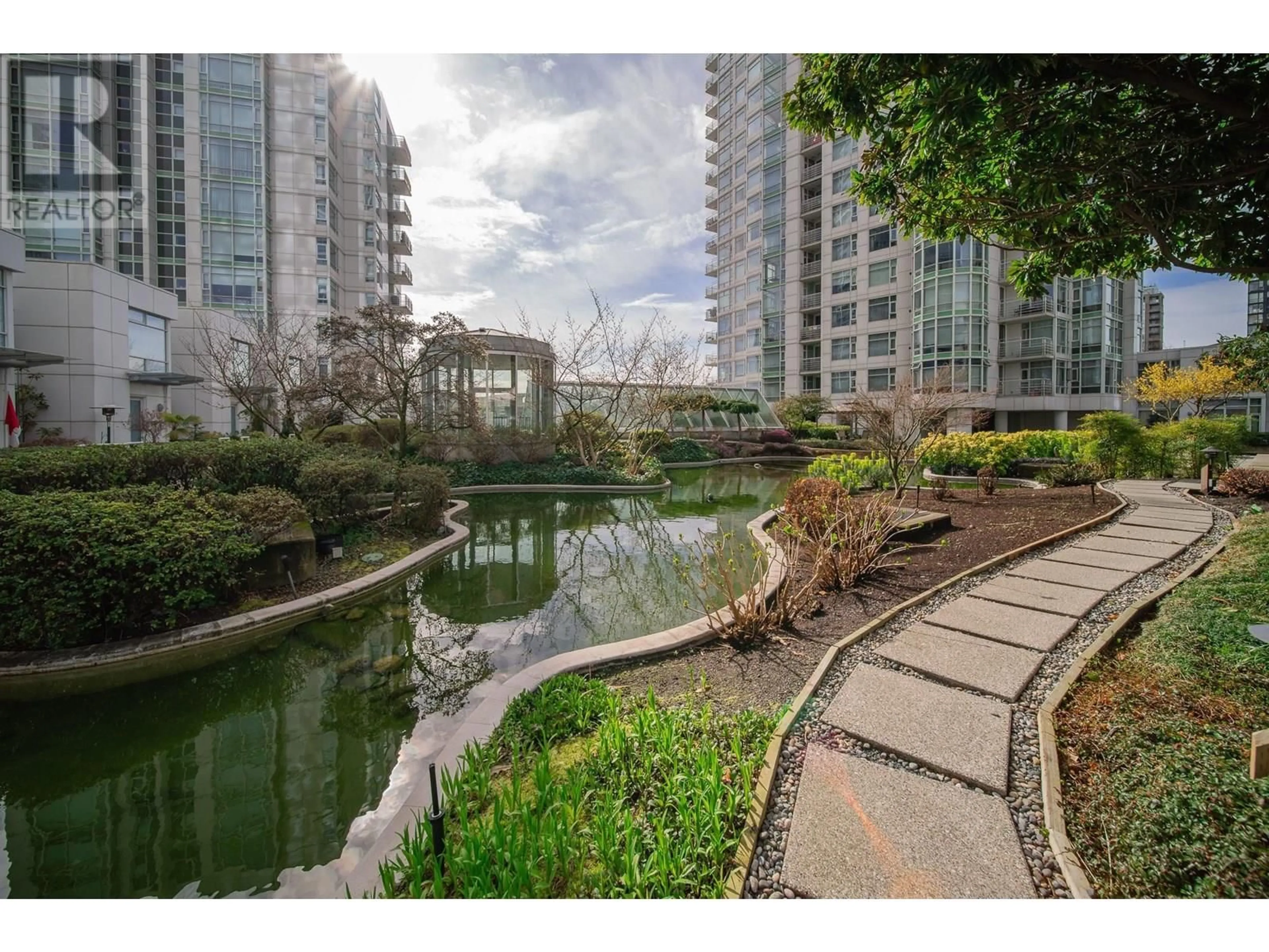 Patio, water/lake/river/ocean view for 301 - 198 AQUARIUS MEWS, Vancouver British Columbia V6Z2Y4