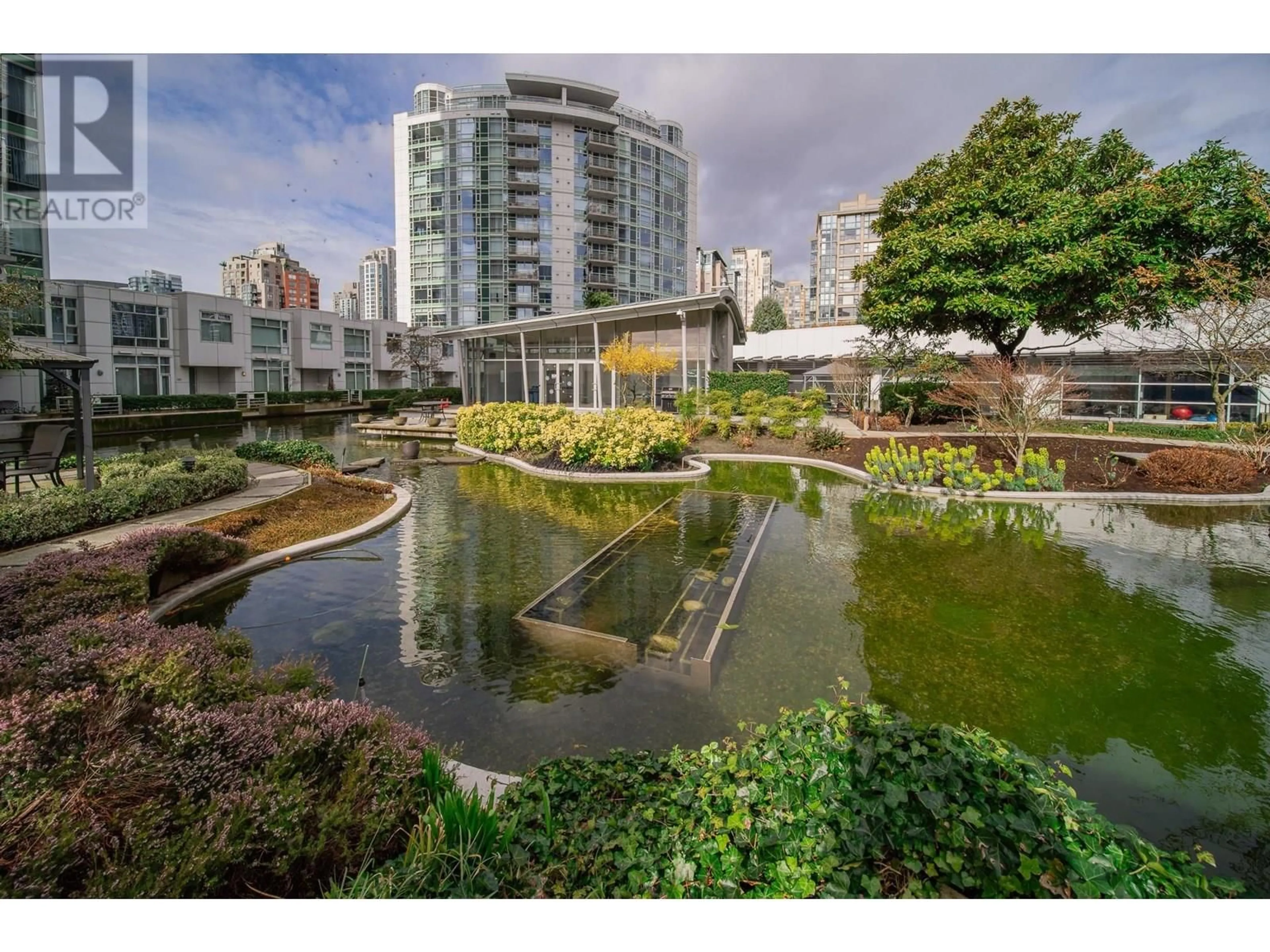 Patio, street for 301 - 198 AQUARIUS MEWS, Vancouver British Columbia V6Z2Y4