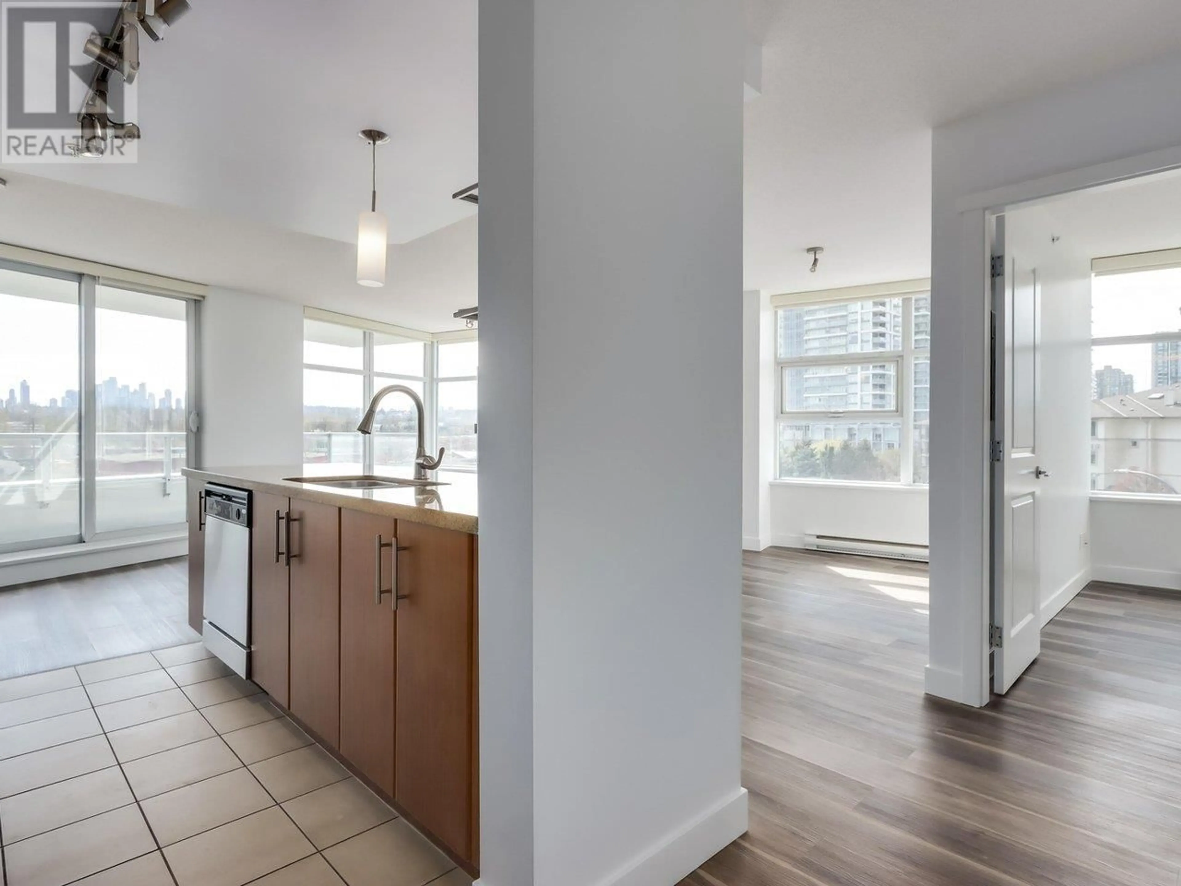 Open concept kitchen, unknown for 507 - 2289 YUKON CRESCENT, Burnaby British Columbia V5C0B2