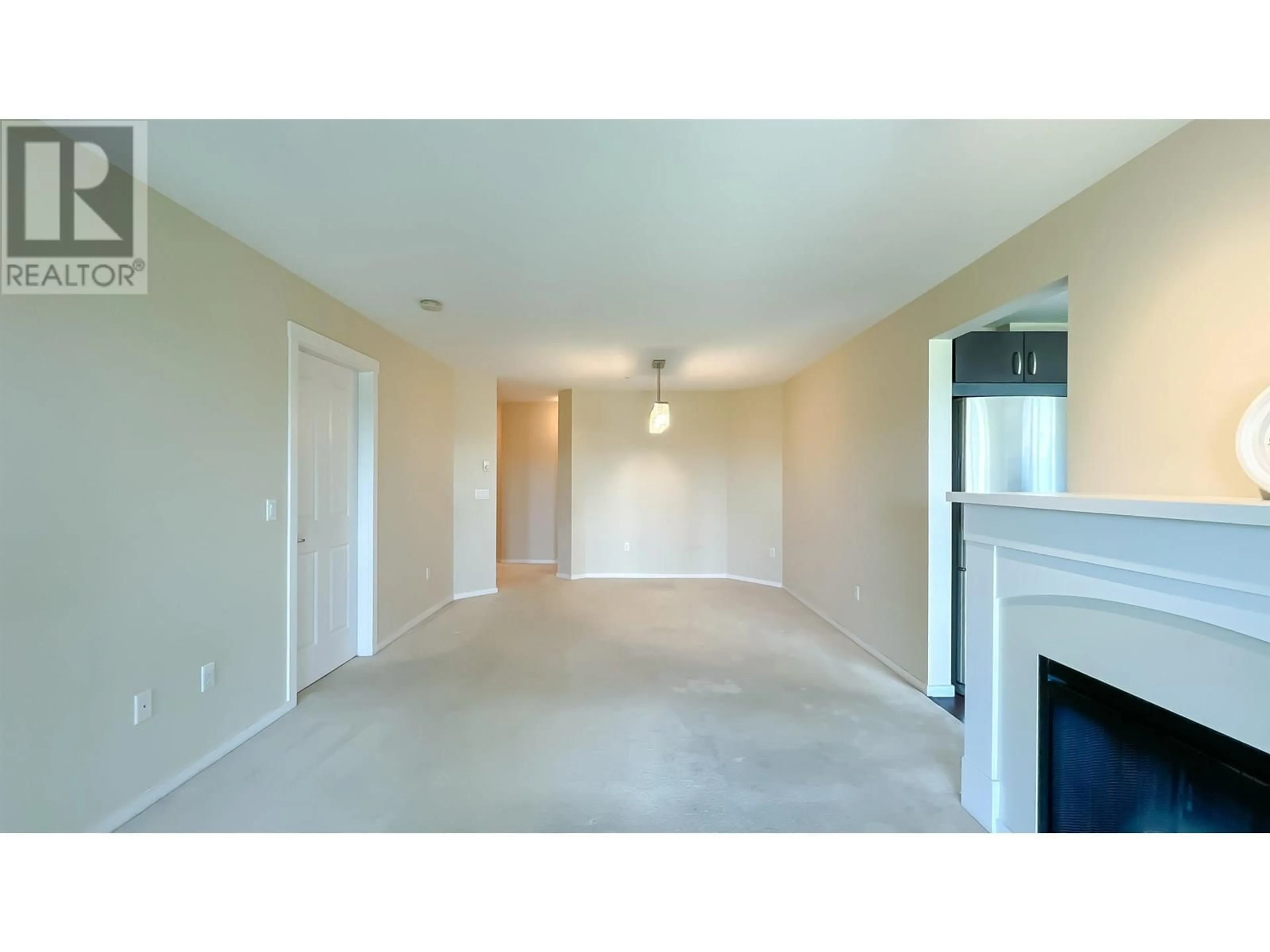 A pic of a room for 203 - 3050 DAYANEE SPRINGS BOULEVARD, Coquitlam British Columbia V3E0A2
