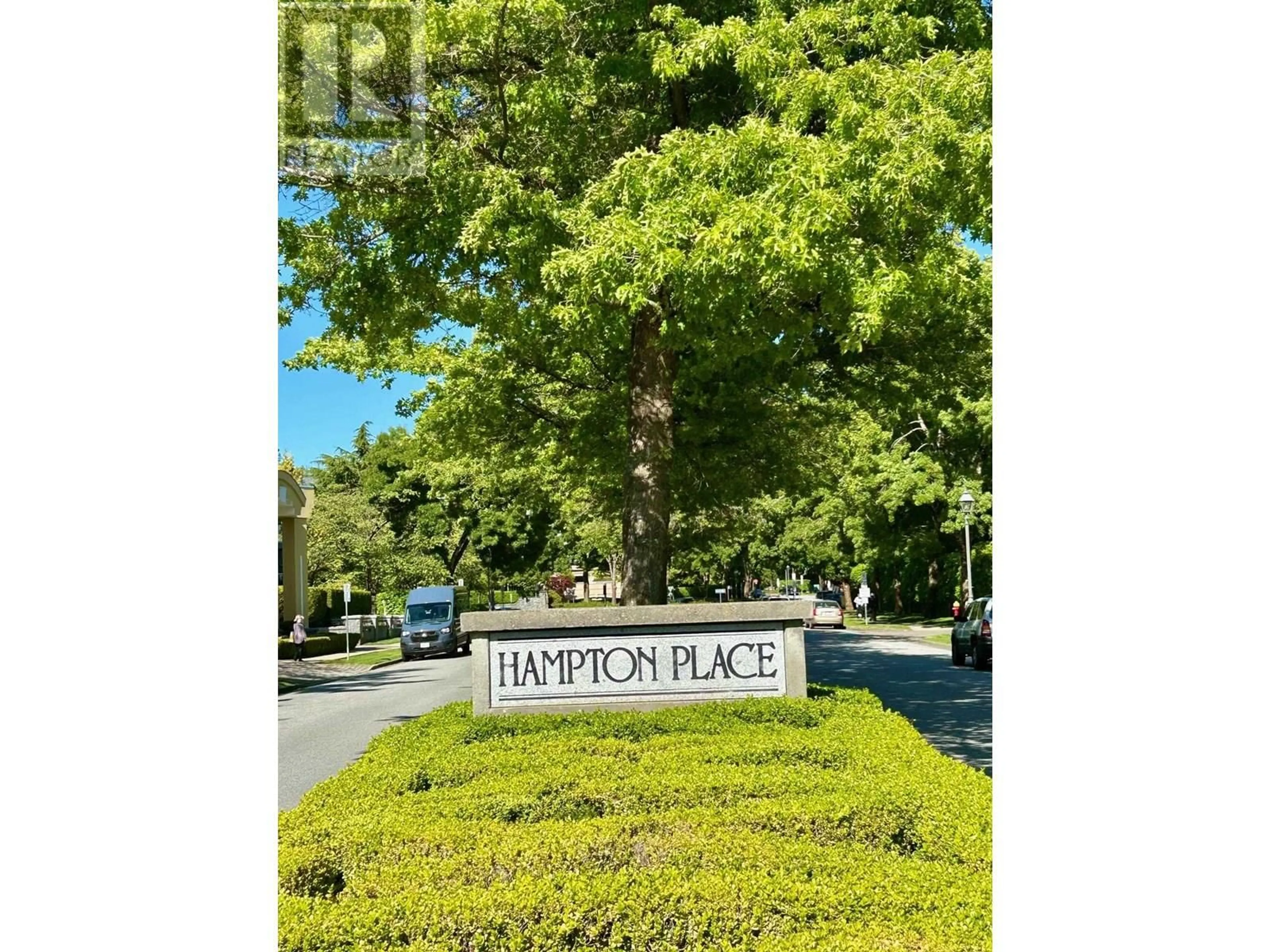 Indoor foyer for 1306 - 5639 HAMPTON PLACE, Vancouver British Columbia V6T2H6
