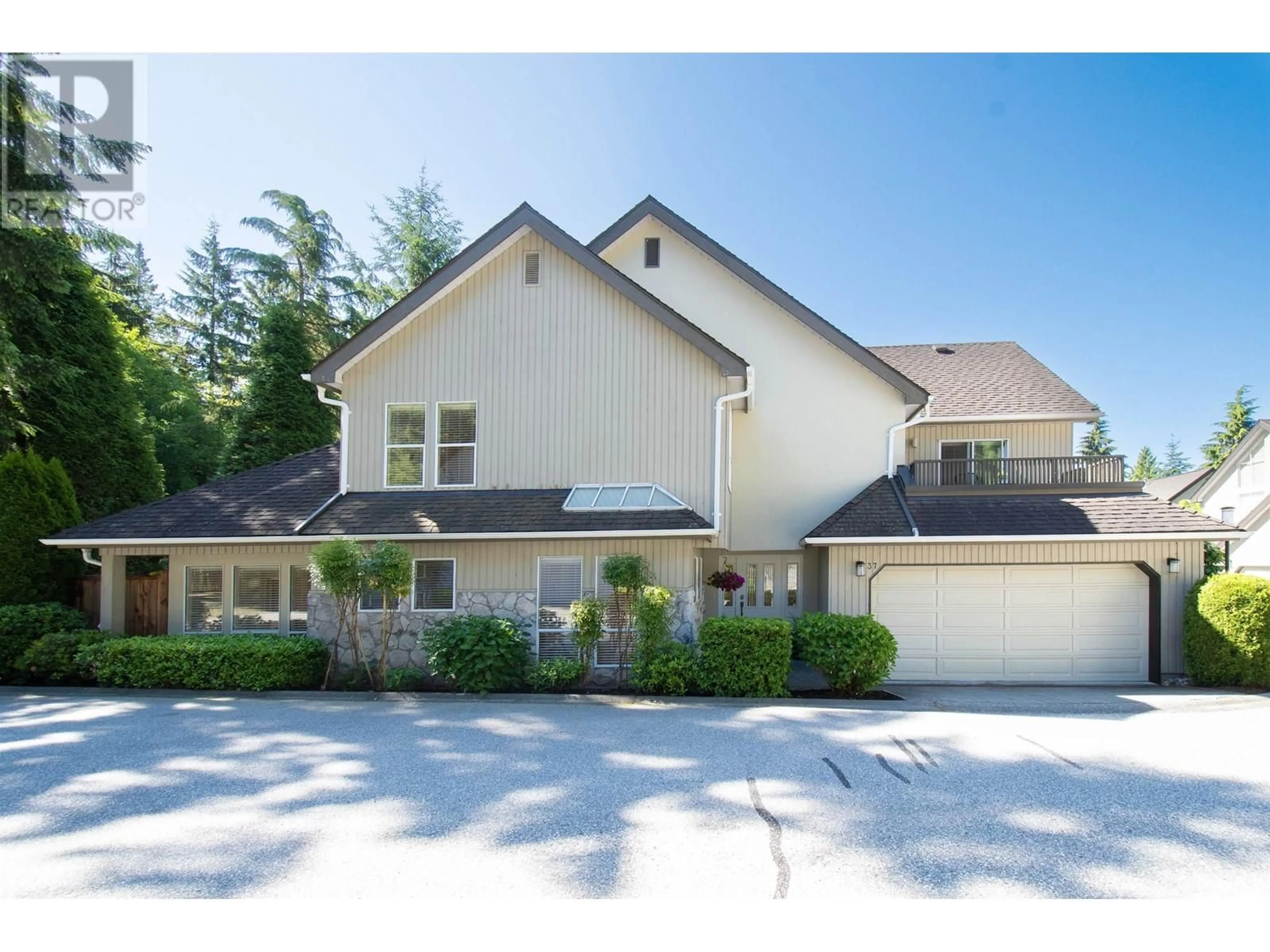 Home with vinyl exterior material, street for 37 - 1001 NORTHLANDS DRIVE, North Vancouver British Columbia V7H2Y3