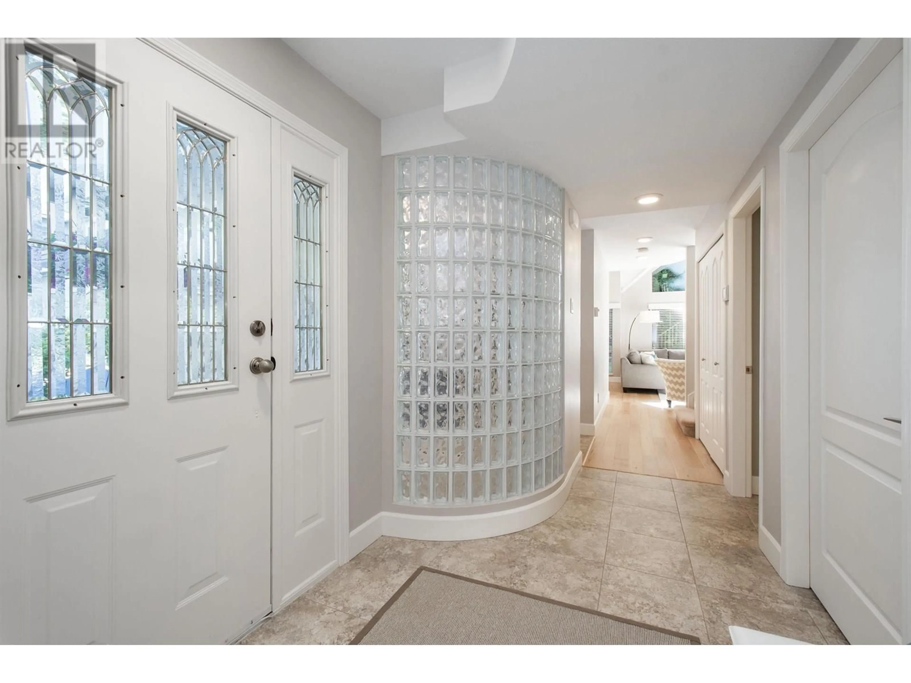 Indoor entryway for 37 - 1001 NORTHLANDS DRIVE, North Vancouver British Columbia V7H2Y3