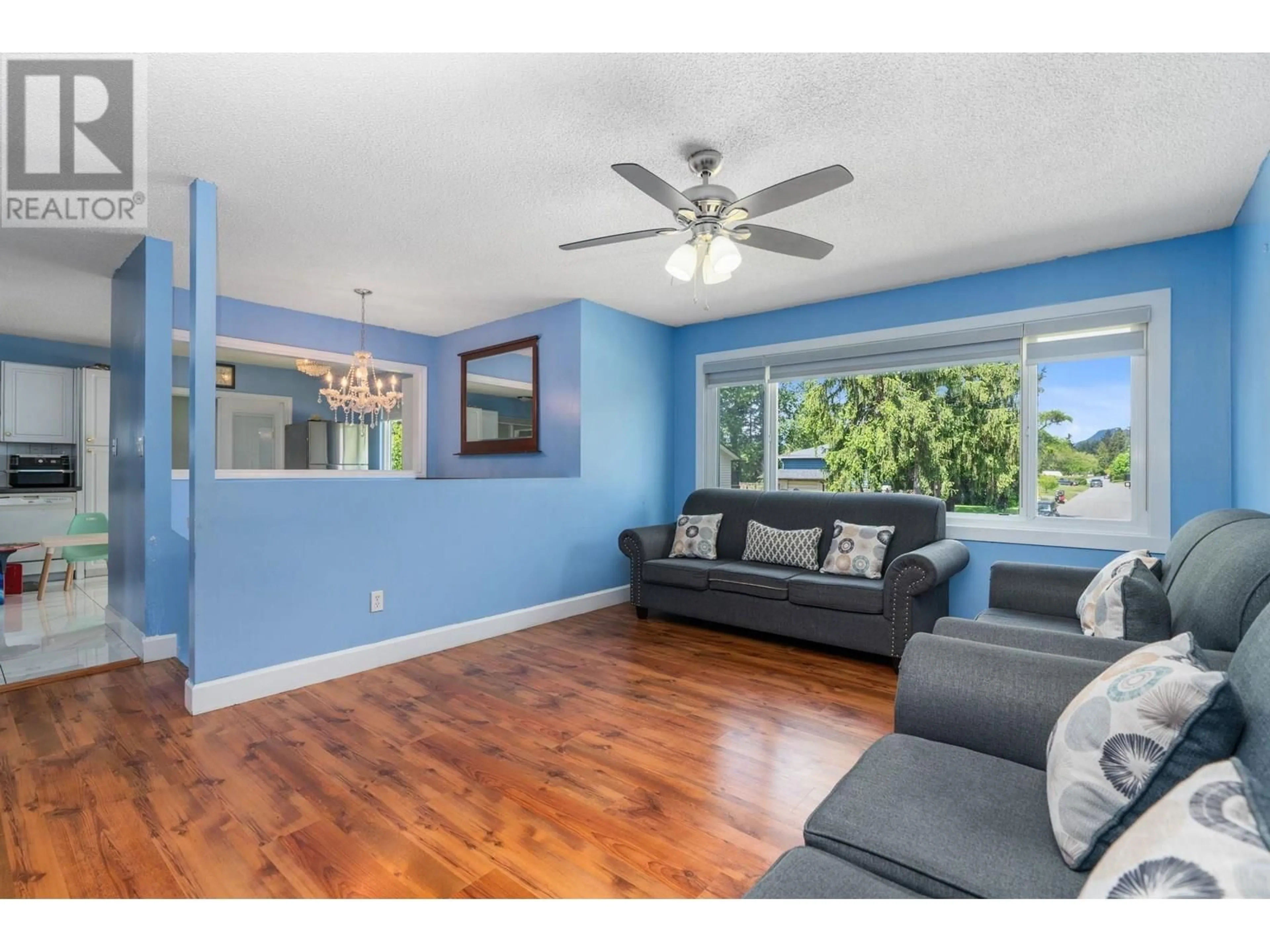 Living room with furniture, unknown for 22950 CLIFF AVENUE, Maple Ridge British Columbia V2X7Z9