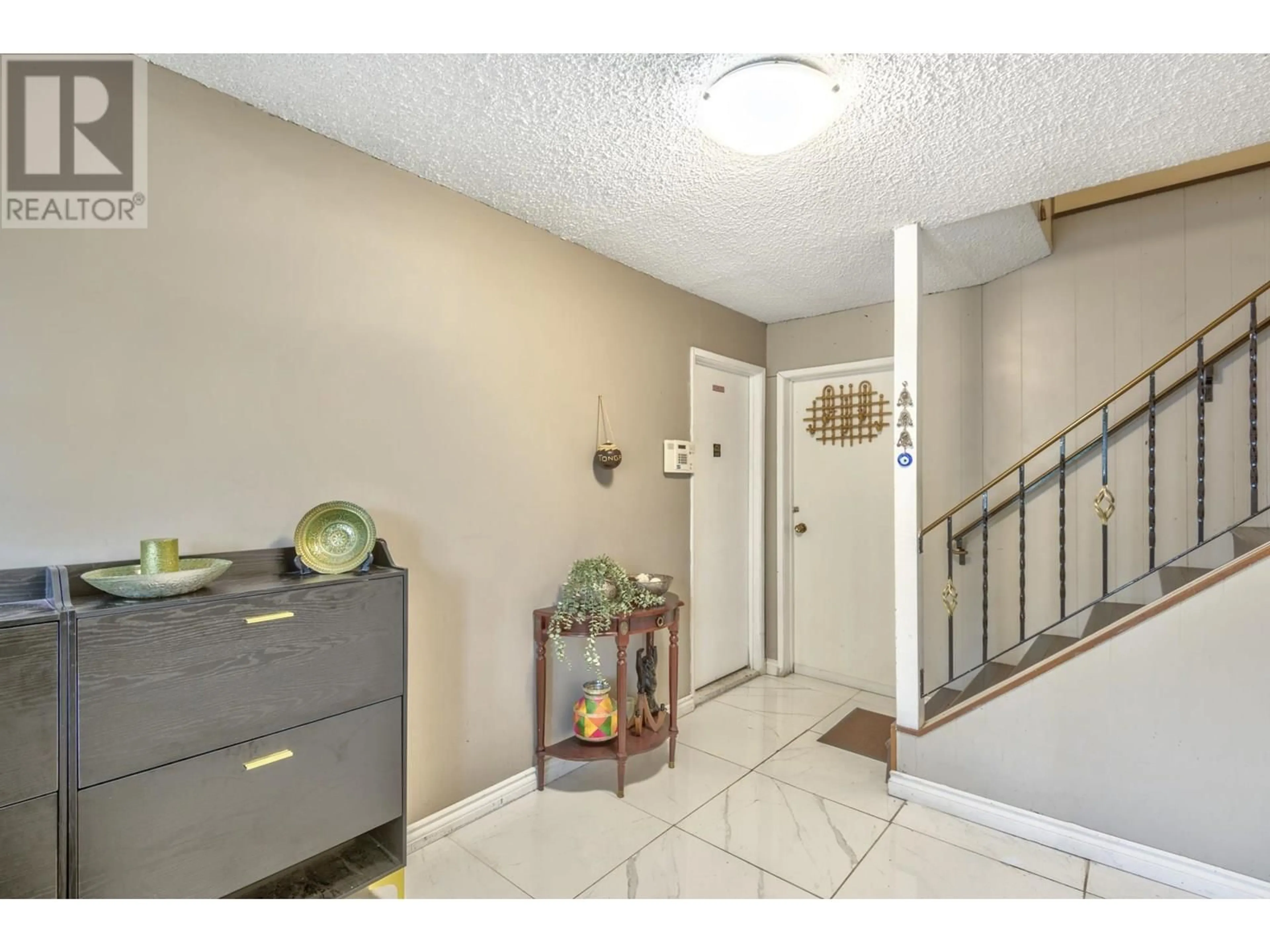 Indoor entryway for 11720 BIRD ROAD, Richmond British Columbia V6X1N9