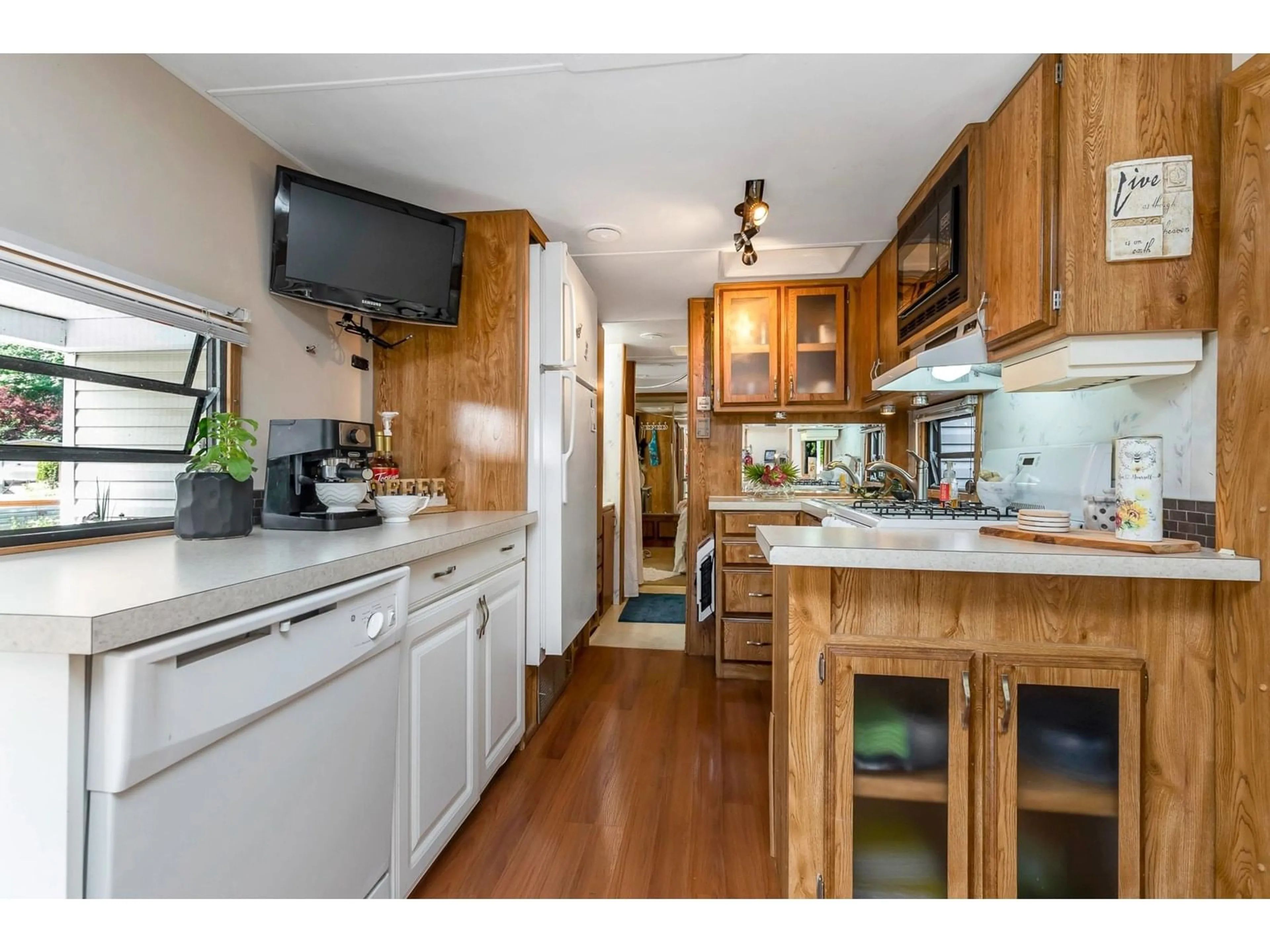 Standard kitchen, wood/laminate floor for 19 - 1650 COLUMBIA VALLEY ROAD, Columbia Valley British Columbia V2R4X4