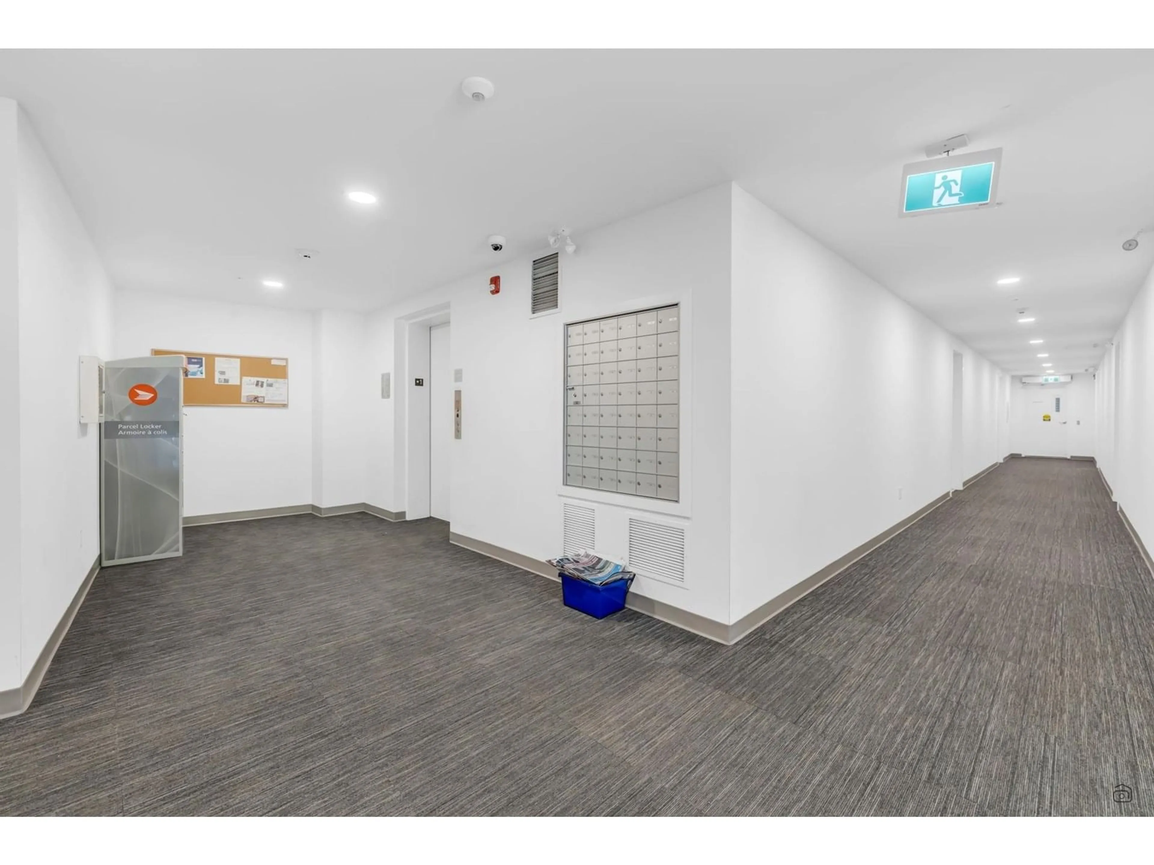 Indoor foyer for 406 - 33568 GEORGE FERGUSON, Abbotsford British Columbia V3S5J9