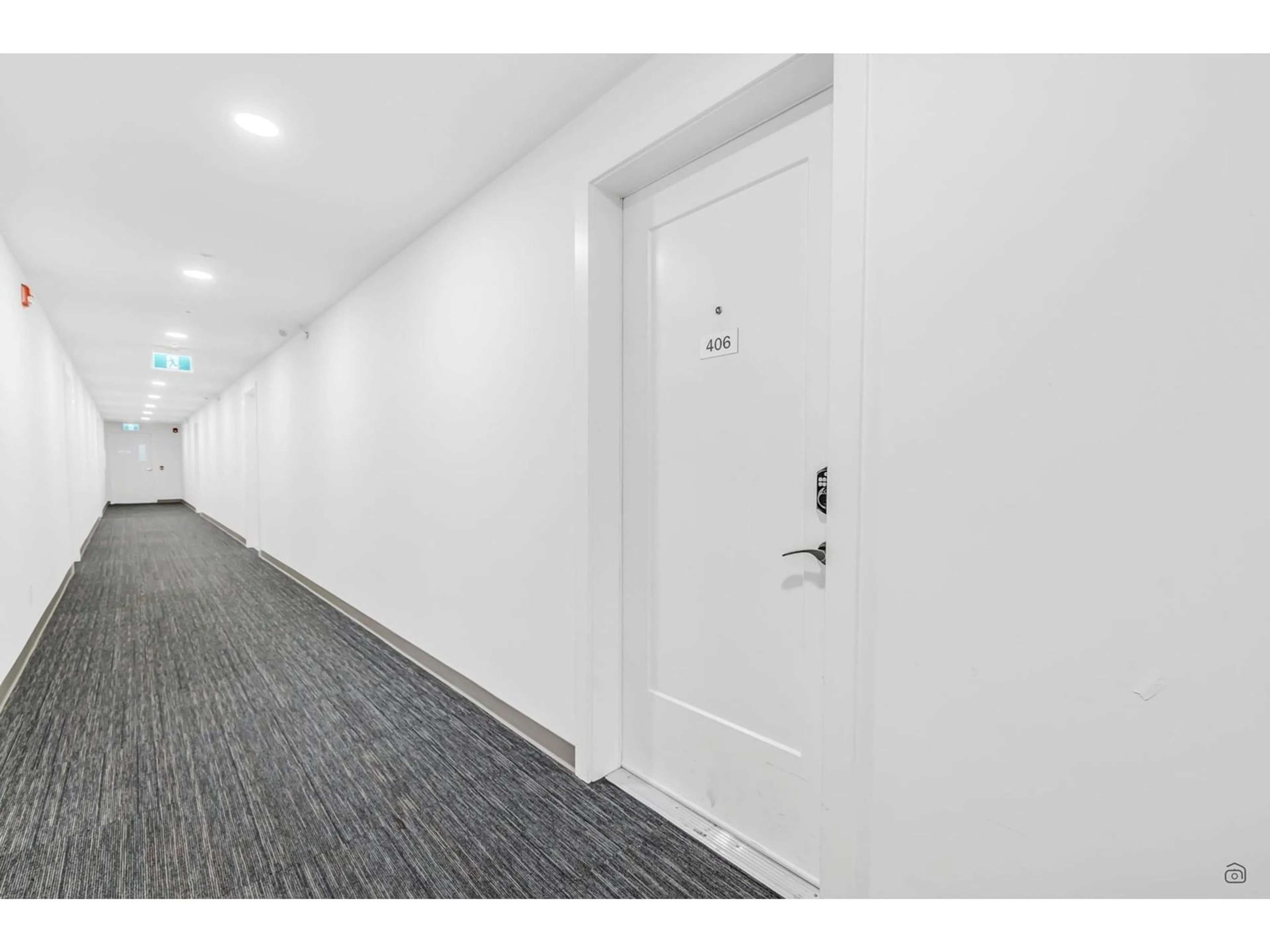 Indoor foyer for 406 - 33568 GEORGE FERGUSON, Abbotsford British Columbia V3S5J9